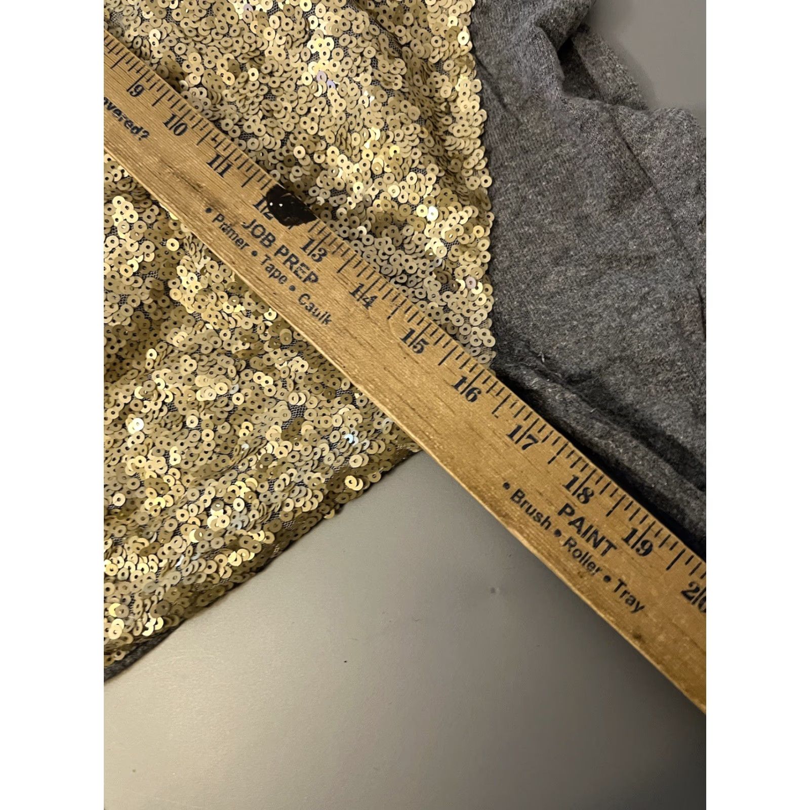 JCPenney VINTAGE a.n.a. JCPenney Gold Sequin Gray Long Sleeve Sweater Women’s Sz. Small Pullover Sequin Womens Small Gold 90s Style Size S / US 4 / IT 40 - 6 Thumbnail
