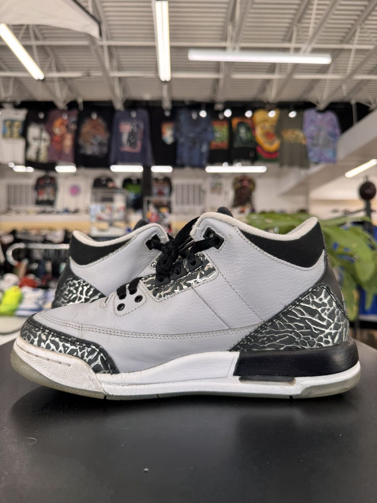Jordan Brand Air Jordan 3 Wolf Grey Size 6.5Y (2014) Size US 6.5 / EU 39-40 - 4 Thumbnail