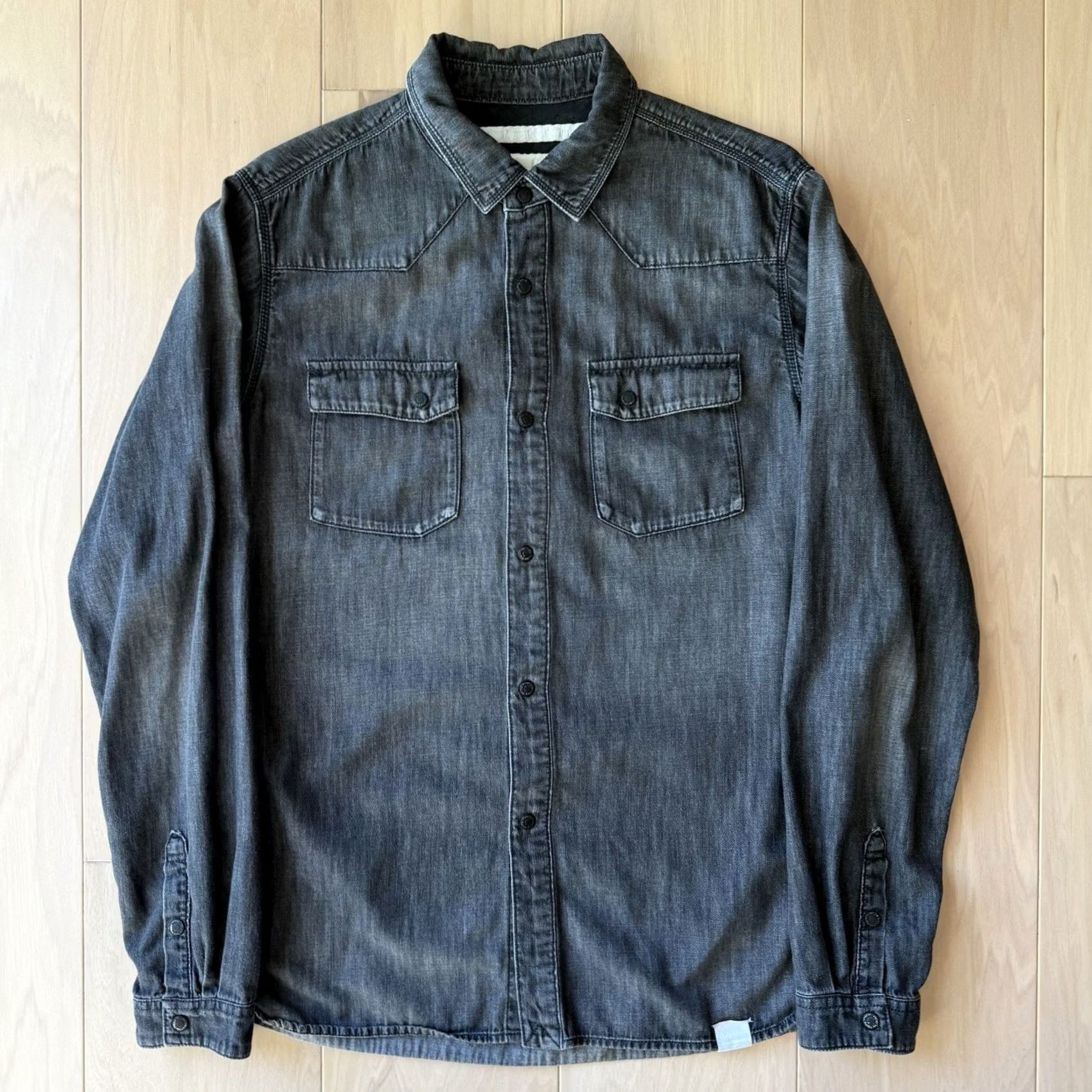 White Mountaineering VINTAGE White Mountaineering Snap Shirt Denim Black Size 2 Men Button-Up Collared Long Sleeve Casual Workwear Utility Size US XS / EU 42 / 0 - 2 Thumbnail