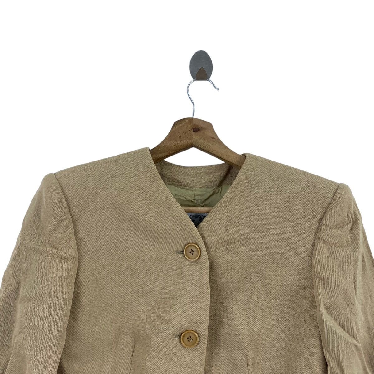 Emporio Armani EMPORIO ARMANI Italian Brand Button Up Beige Blazer Coat Size XS / US 0-2 / IT 36-38 - 2 Thumbnail