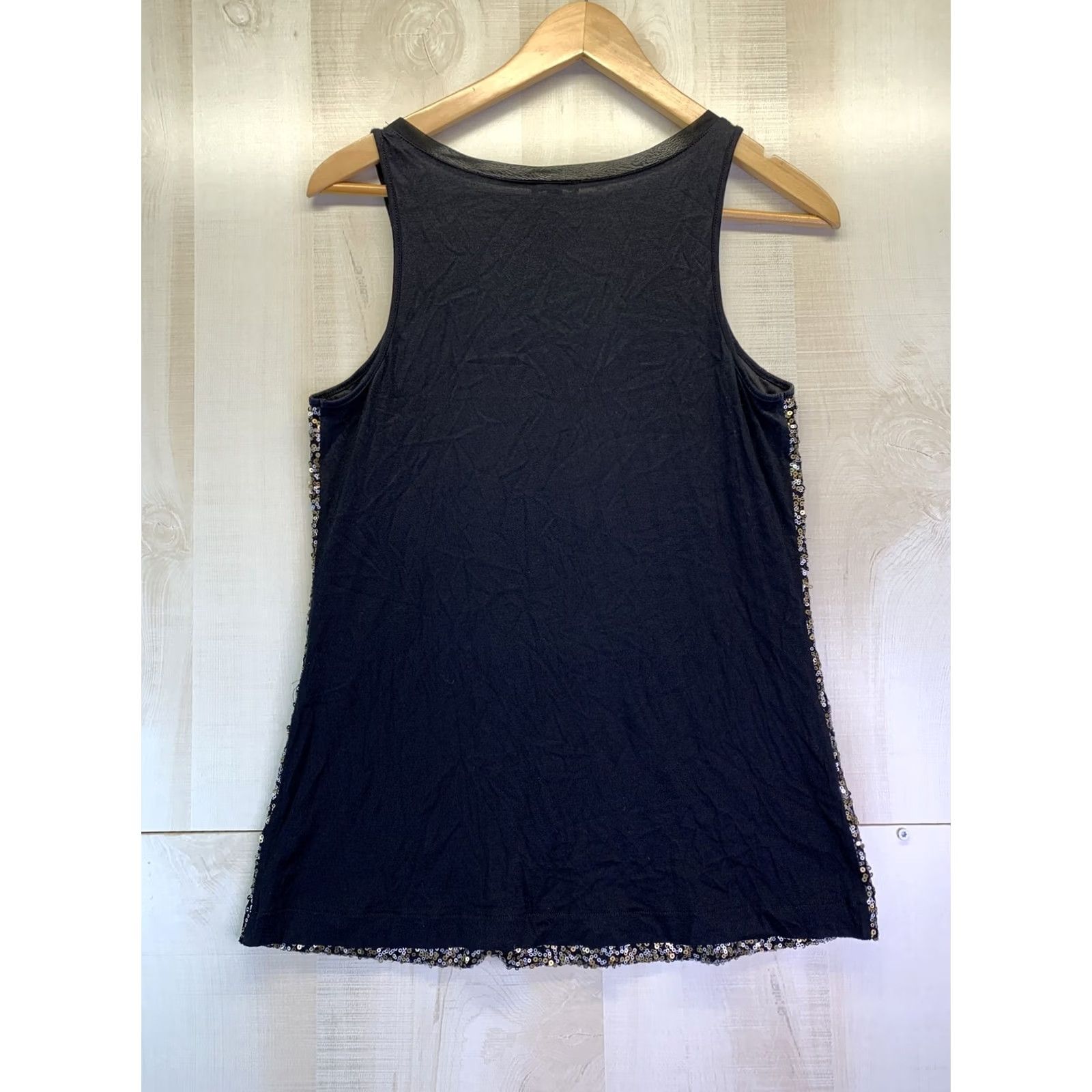 Express Express Women’s Tank Top M Black/Gold Sequined Sleeveless Scoop Neck Pullover Party/Cocktail Size M / US 6-8 / IT 42-44 - 4 Thumbnail