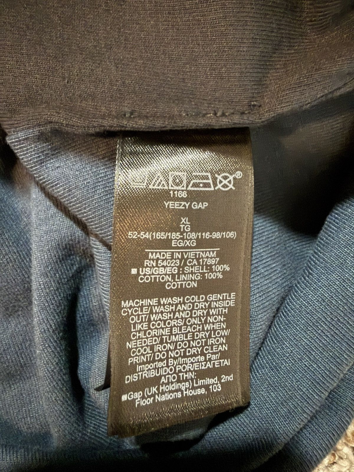 Balenciaga × Gap × Yeezy Dove No Seam Tee Yeezy Gap Size US XL / EU 56 / 4 - 5 Thumbnail