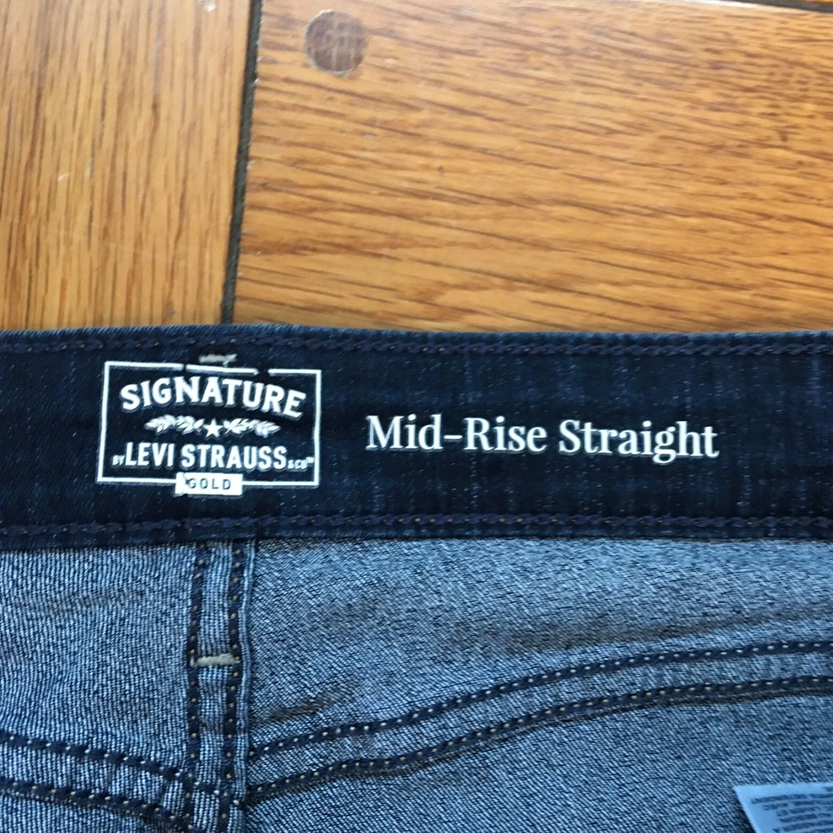 Denime Levi Strauss Gold Womens Mid Rise Straight Leg Blue Denim Jeans 34X30 Size Regular 5-Pocket Design Button Closure Size 24" / US 00 / IT 34 - 7 Thumbnail