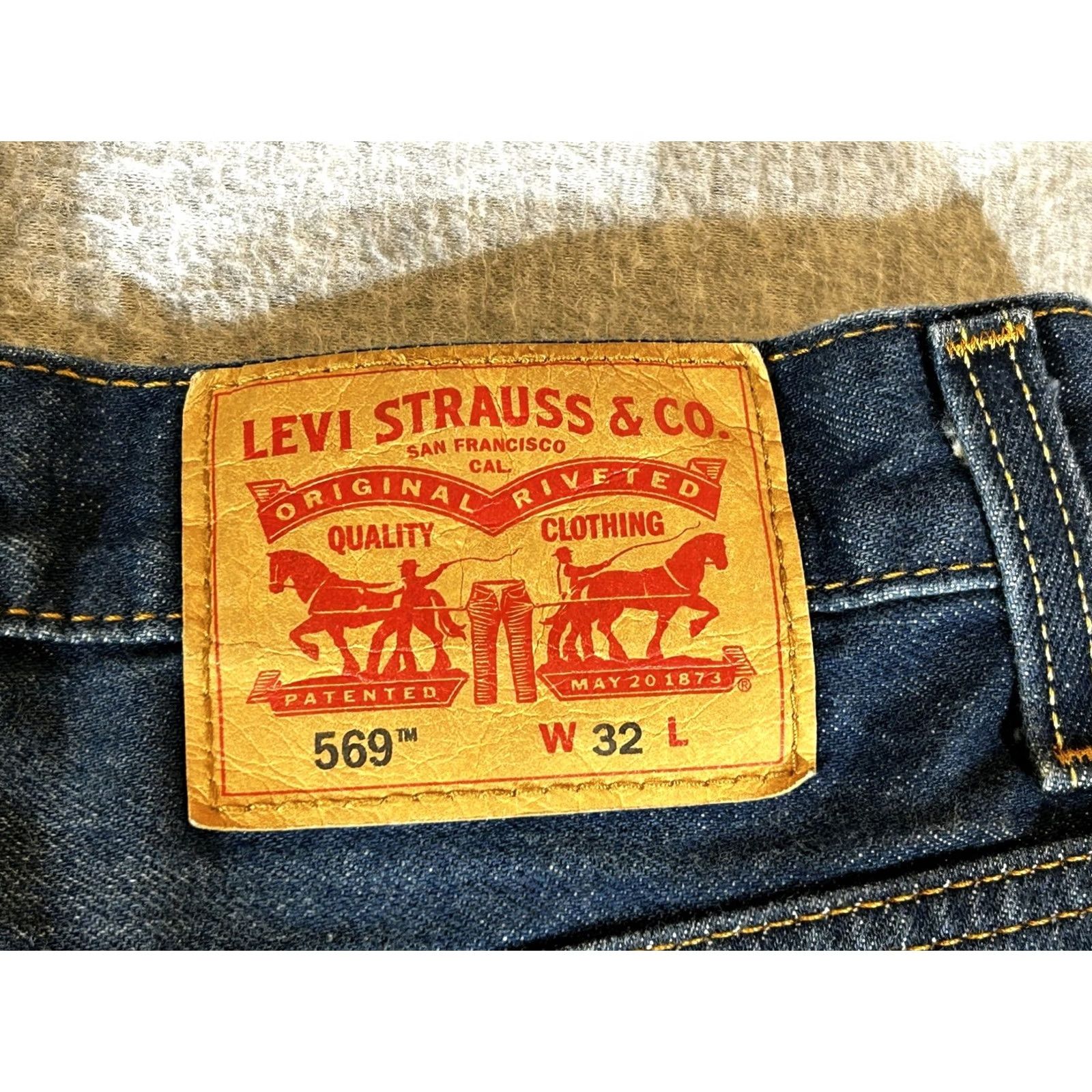 Levi's Levi's Jeans Bermuda Shorts 569 Relaxed Fit 32 Mens Dark Wash Denim 5-Pocket Belt Loops Zip Fly Shorts Blue Size US 32 / EU 48 - 7 Thumbnail