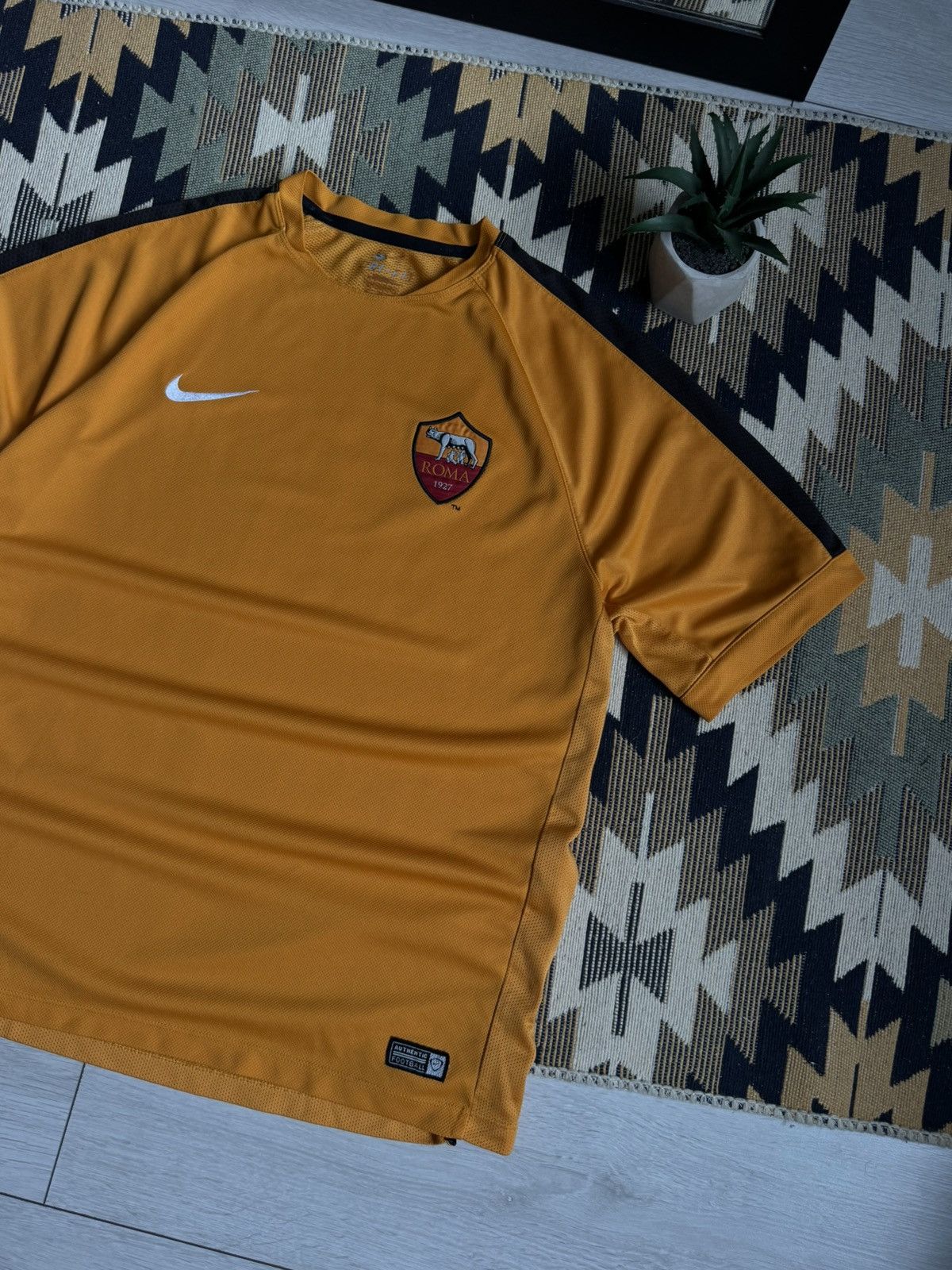 Nike Vintage Nike Roma 2014-15 Soccer Blockcore Jersey Size US M / EU 48-50 / 2 - 3 Thumbnail