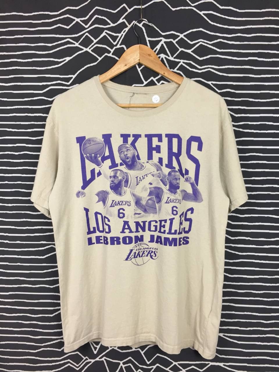 NBA × Vintage Los Angeles Lakers NBA L.A. Lakers Lebron James Tee Size US L / EU 52-54 / 3 - 2 Thumbnail