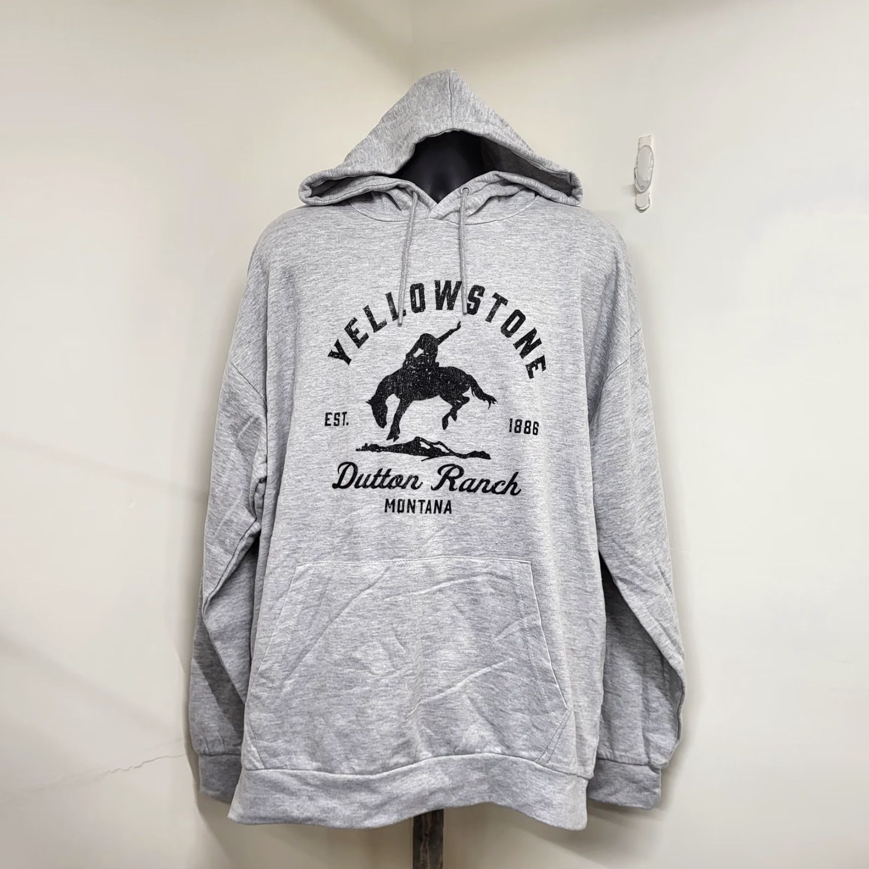 Vintage Yellowstone Hoodie Mens 2XL Gray Dalto n Ranch Bucking Bronco Montana Logo Graphic Print Pullover Hooded Fleece Sweatshirt Western Carded? Size US XXL / EU 58 / 5 - 3 Thumbnail