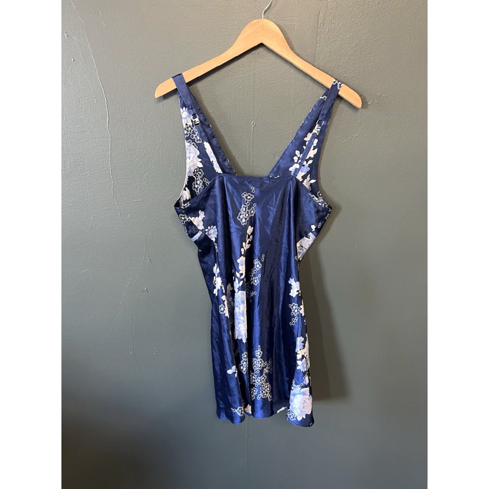 Jones New York Jones New York Blue Floral Sleeveless Mini Dress Size Small User: Jones New York Blue Floral Sleeveless Mini Dress Size Small Size S / US 4 / IT 40 - 2 Thumbnail