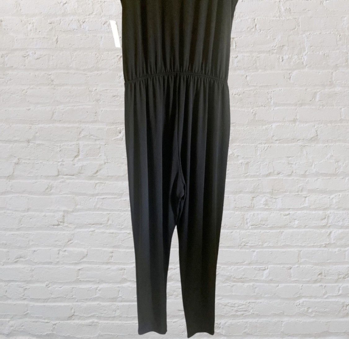 Other CHARLOTTE RUSSE PLUNGING SHOE TIE FRONT SLEEVELESS JUMPSUIT Size 26" / US 2 / IT 38 - 6 Thumbnail
