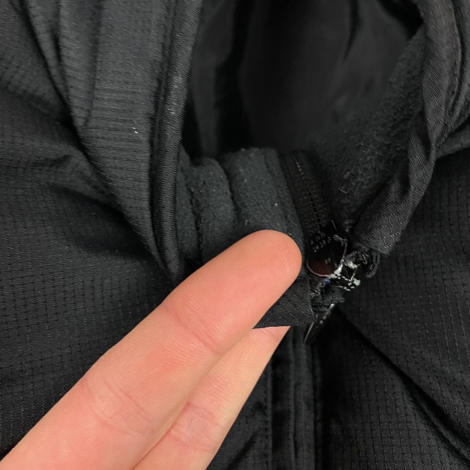 Adidas × Vintage Adidas Men's Black Outdoor Logo Full Zip Puffer Vest Medium Size US M / EU 48-50 / 2 - 7 Thumbnail