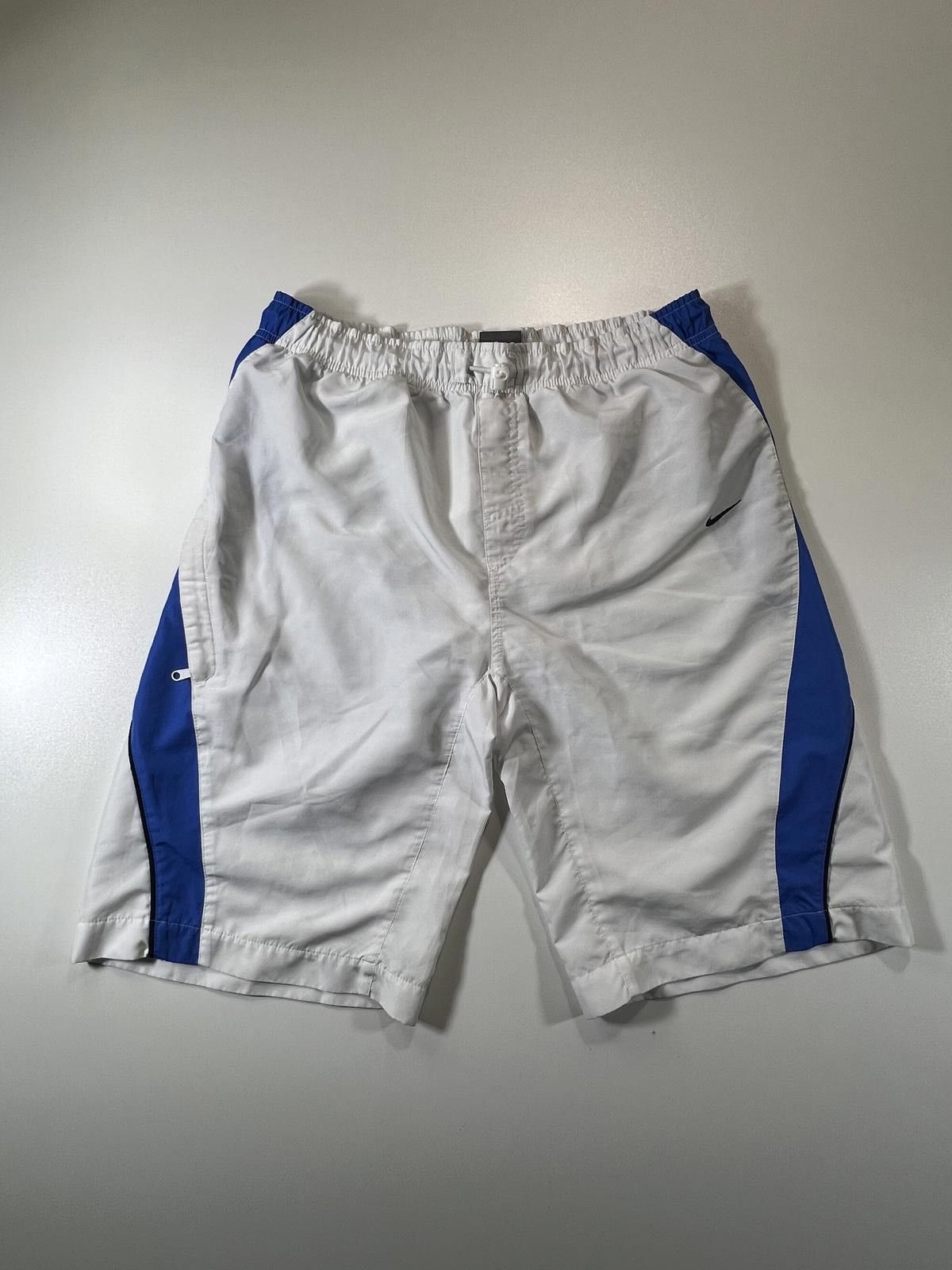 Nike Vintage Nike Men's White and Blue Athletic Shorts Size S Size US 30 / EU 46 - 1 Thumbnail