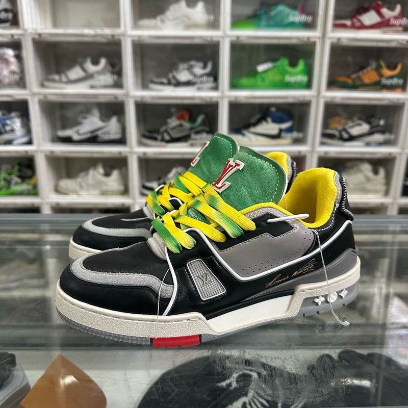 Louis Vuitton Louis Vuitton Stylish Low-Top Trainers for Men 0079 Size US 7 / EU 40 - 1 Thumbnail