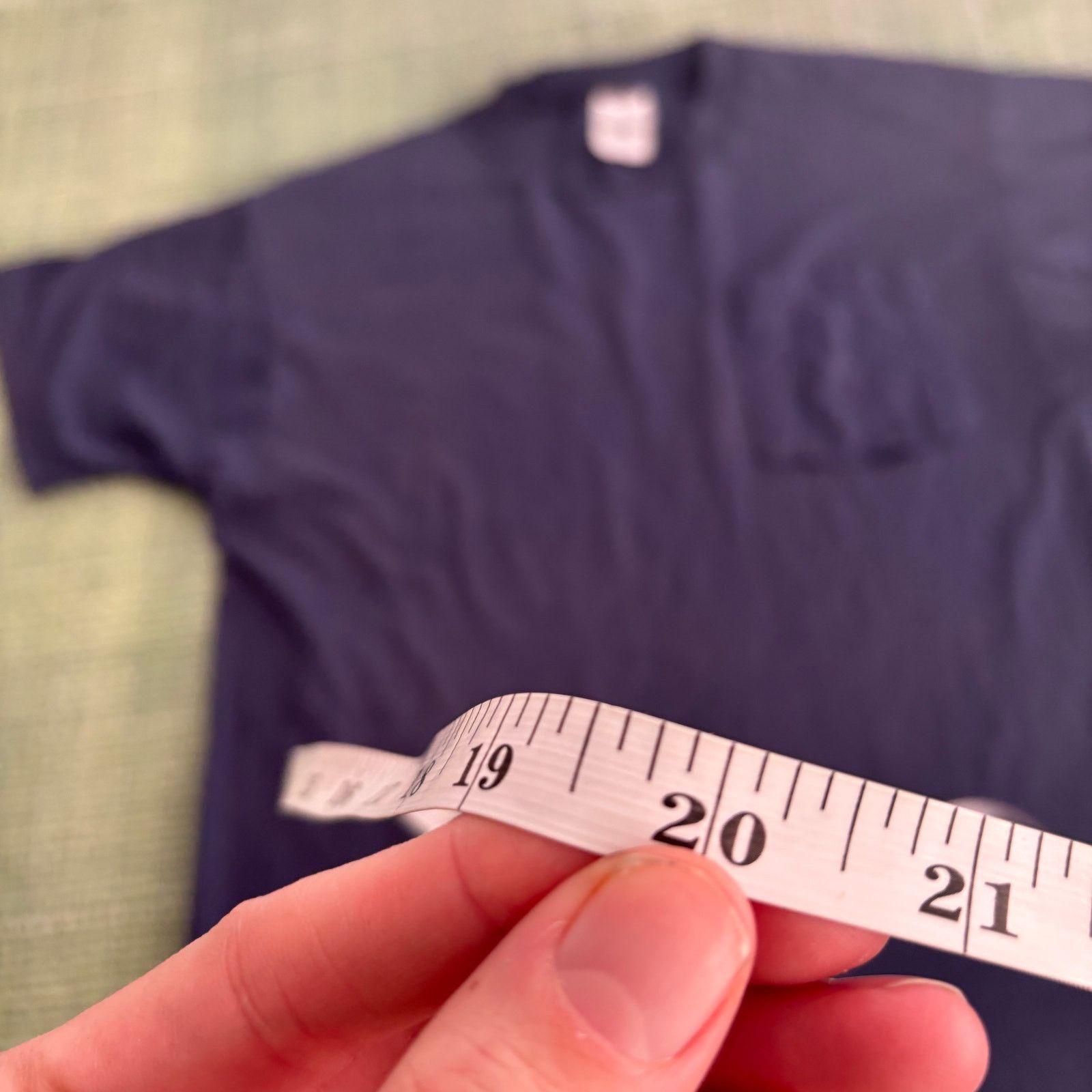 Fruit Of The Loom × Vintage Vintage 90s Y2K dark blue distressed blank pocket tee shirt Size US L / EU 52-54 / 3 - 8 Thumbnail