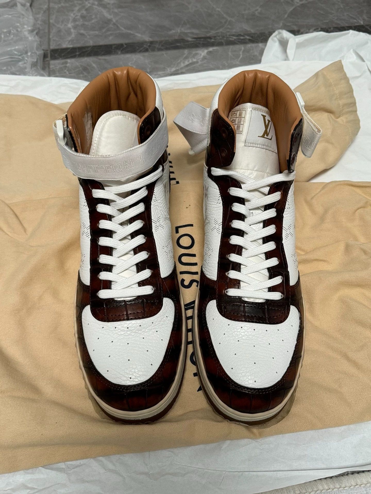 Louis Vuitton LV Rivoli Croc Monogram Sneaker 42 New Size US 9 / EU 42 - 2 Thumbnail