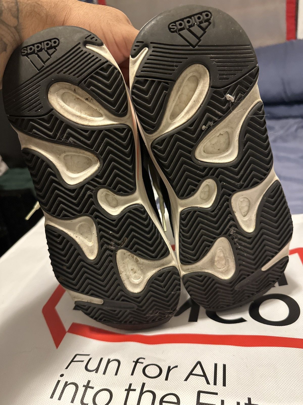 Adidas × Yeezy Yeezy Waverunner Size US 9.5 / EU 42-43 - 2 Thumbnail