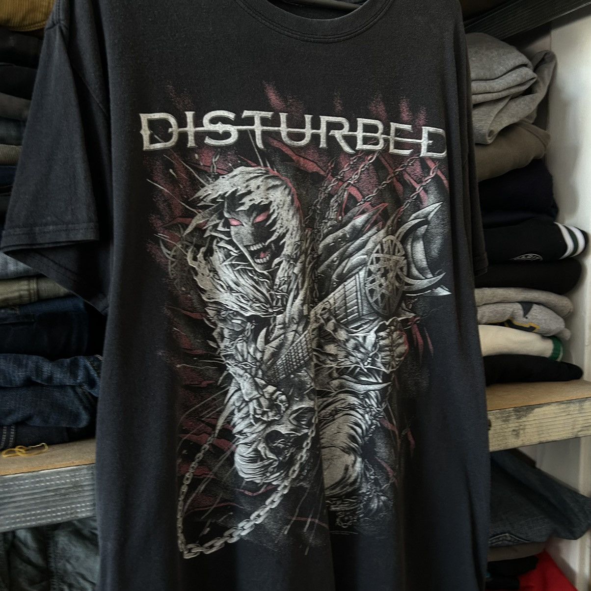 Band Tees Vintage Disturbed big logo 2000’s rock band tee size L Size US L / EU 52-54 / 3 - 2 Thumbnail