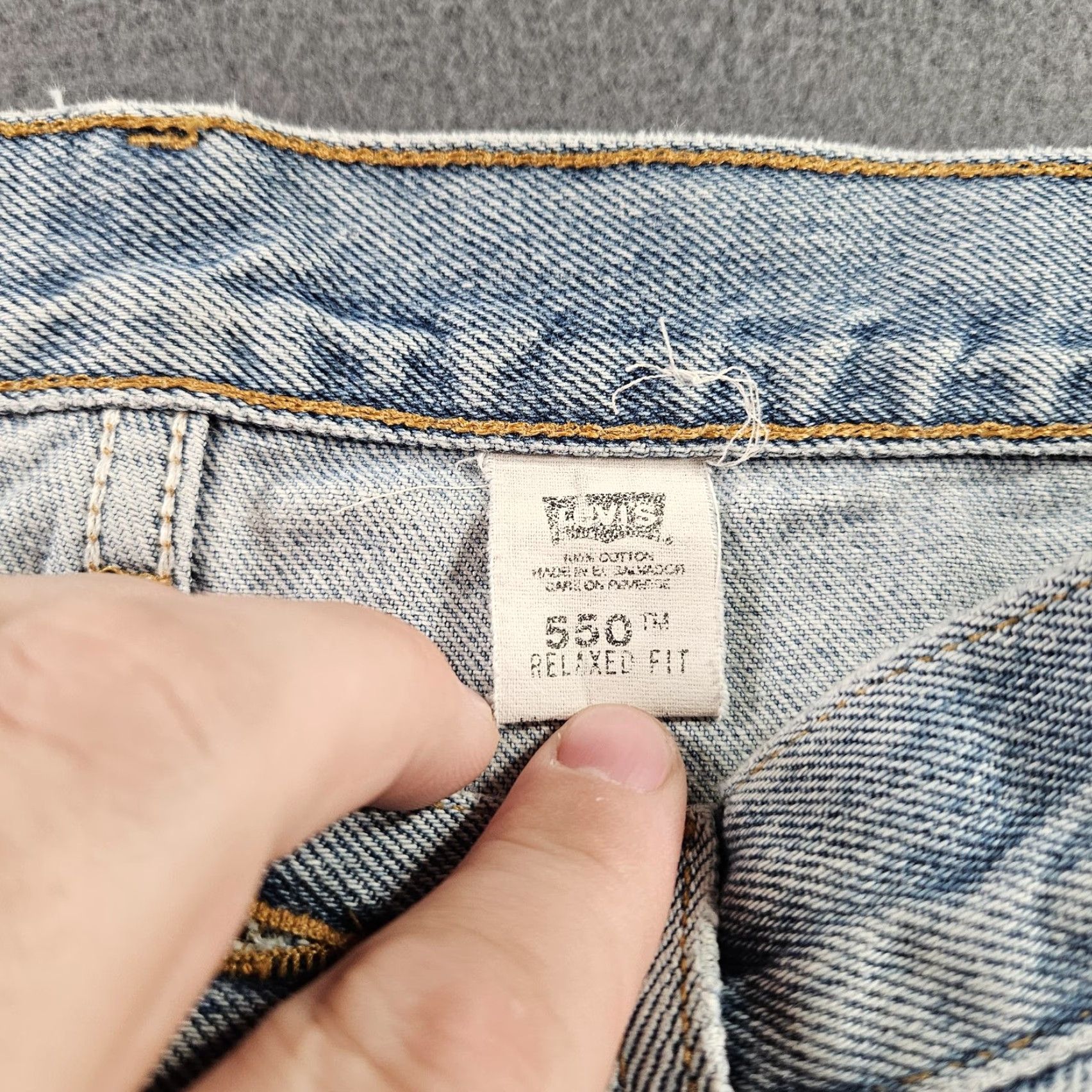 Levi's Levi's 550 Jeans Mens 33x31 Light Blue Relaxed Tapered Fit Denim Zip Pockets 90s Made USA Distressed Size US 33 - 7 Thumbnail