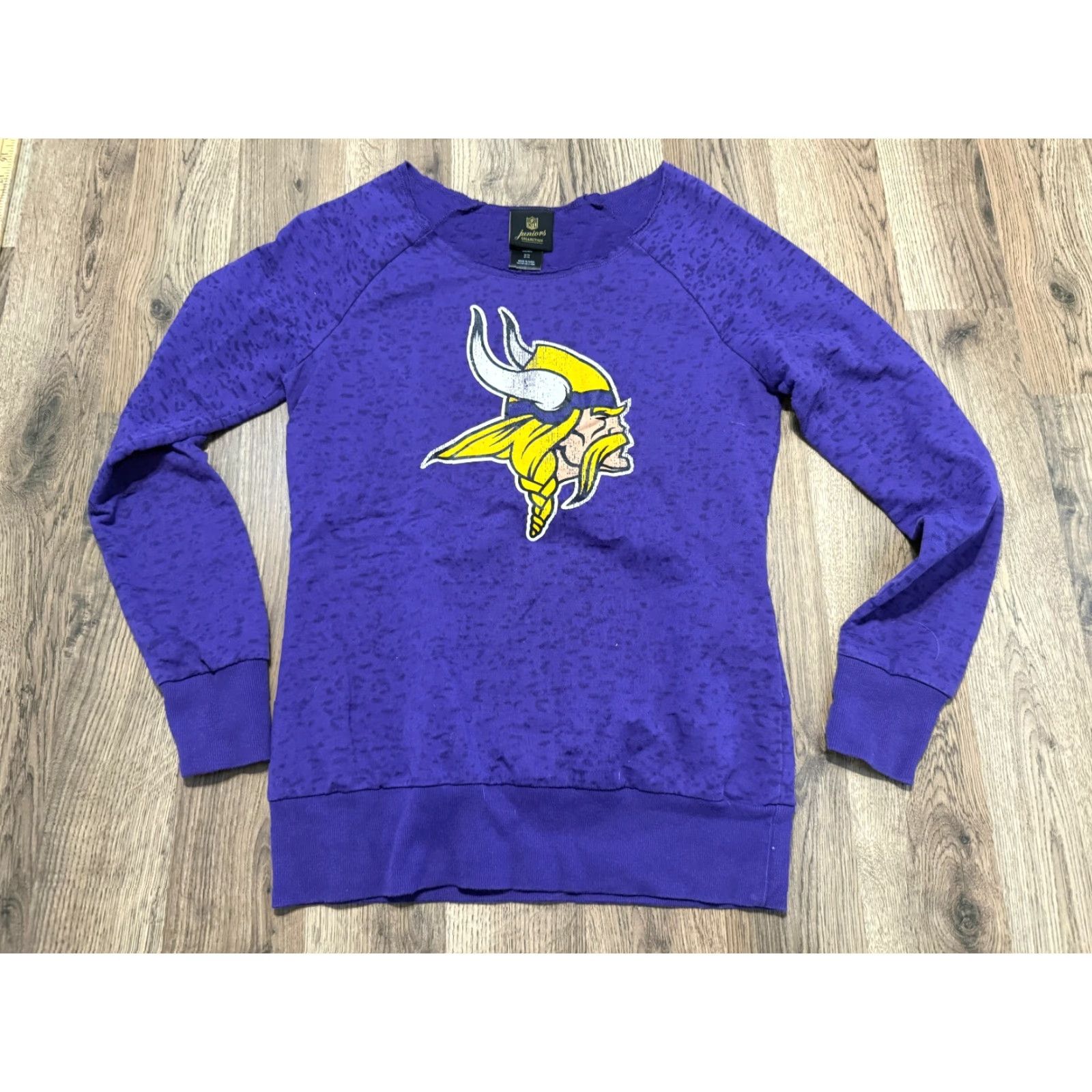 NFL VINTAGE NFL Team Apparel Shirt Juniors Size Medium Purple White Yellow Minnesota Vikings Size M / US 6-8 / IT 42-44 - 2 Thumbnail