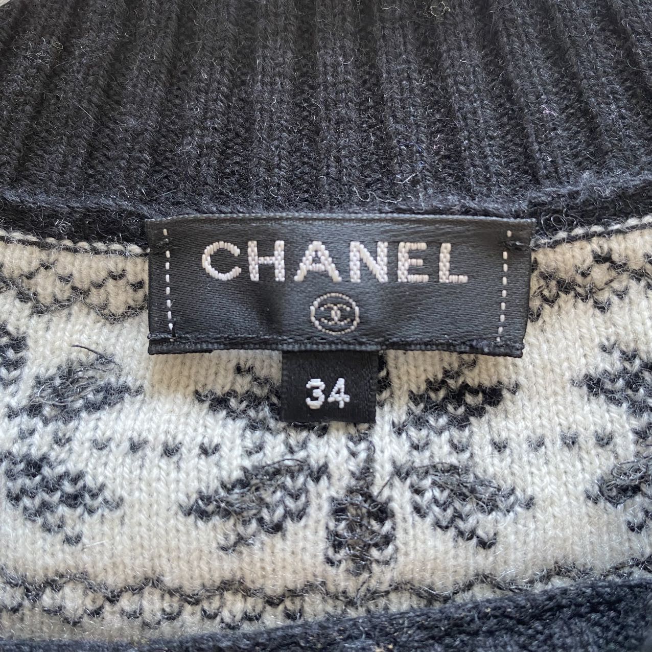 Chanel Chanel Black Sequin Heavy Cashmere Knit Sweater K26WX Size XXS / US 00 / IT 34 - 8 Thumbnail