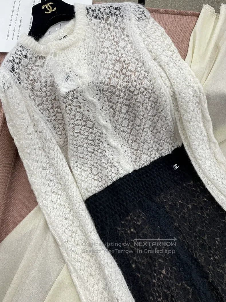 Chanel Chanel 23K black and white stitching alpaca hair hollow dr Size S / US 4 / IT 40 - 2 Thumbnail