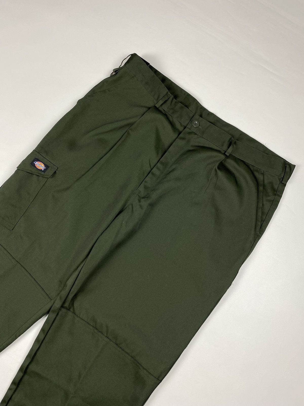 Dickies BNWT! Dickies Workwear men’s cargo pants trousers Size US 42 / EU 58 - 4 Thumbnail
