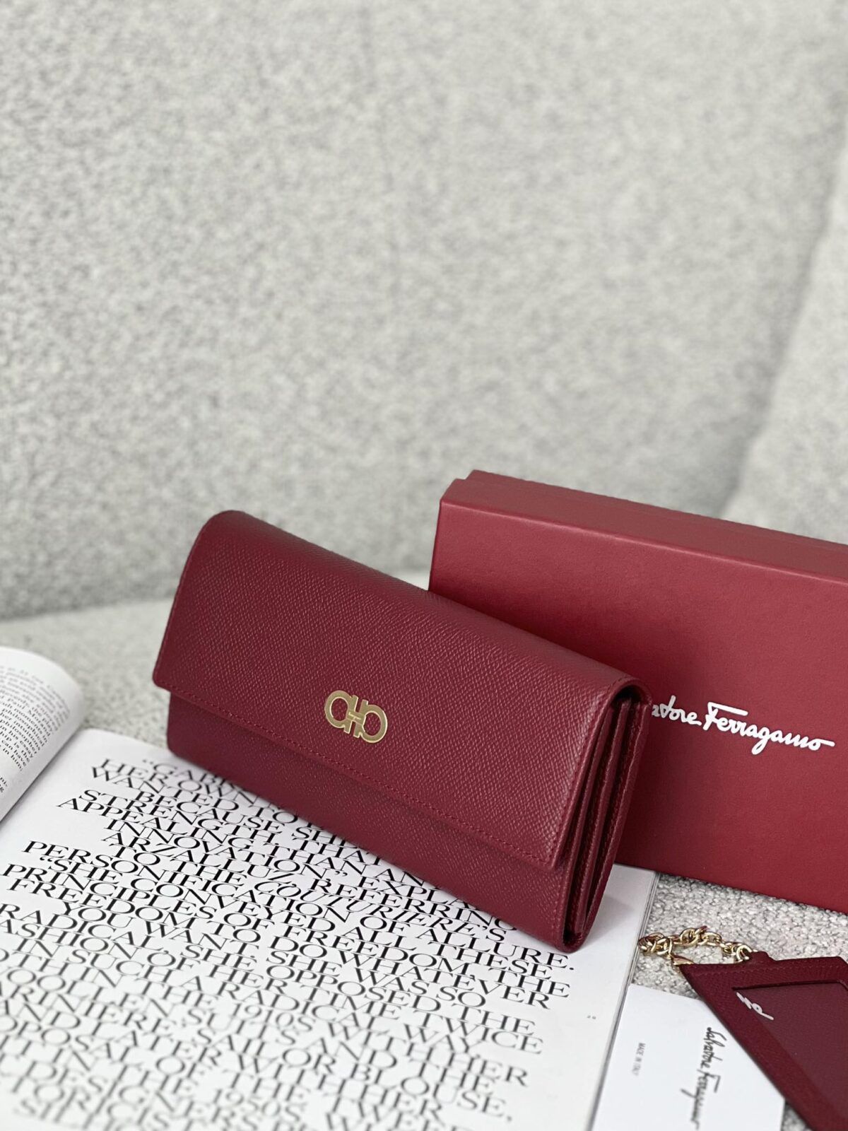 Salvatore Ferragamo o1s1rm0924 Size: OS / Long Leather Wallet in Red Size ONE SIZE - 3 Thumbnail