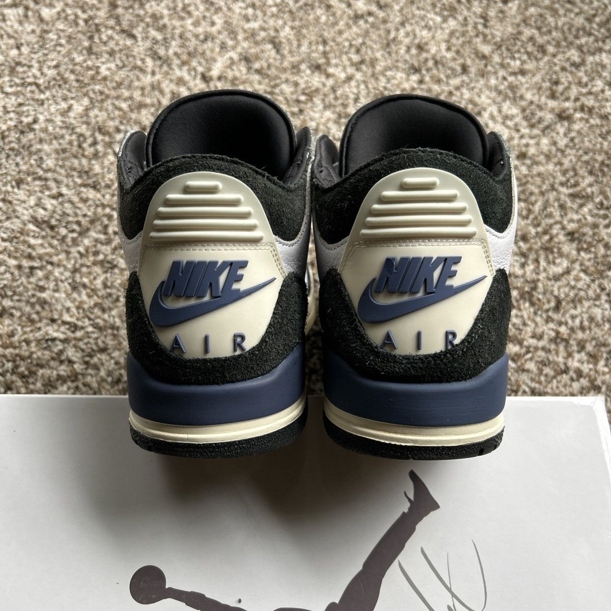 A Ma Maniere × Jordan Brand A Ma Maniere x Air Jordan 3 Retro Diffused Blue Size US 9.5 / EU 42-43 - 5 Thumbnail