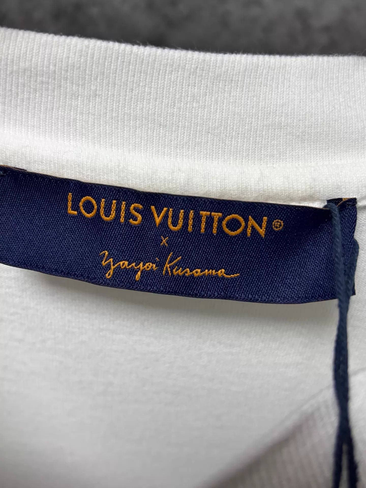 Louis Vuitton LV x Yayoi Kusama T-Shirt XL Near New Italian Size US XL / EU 56 / 4 - 3 Thumbnail
