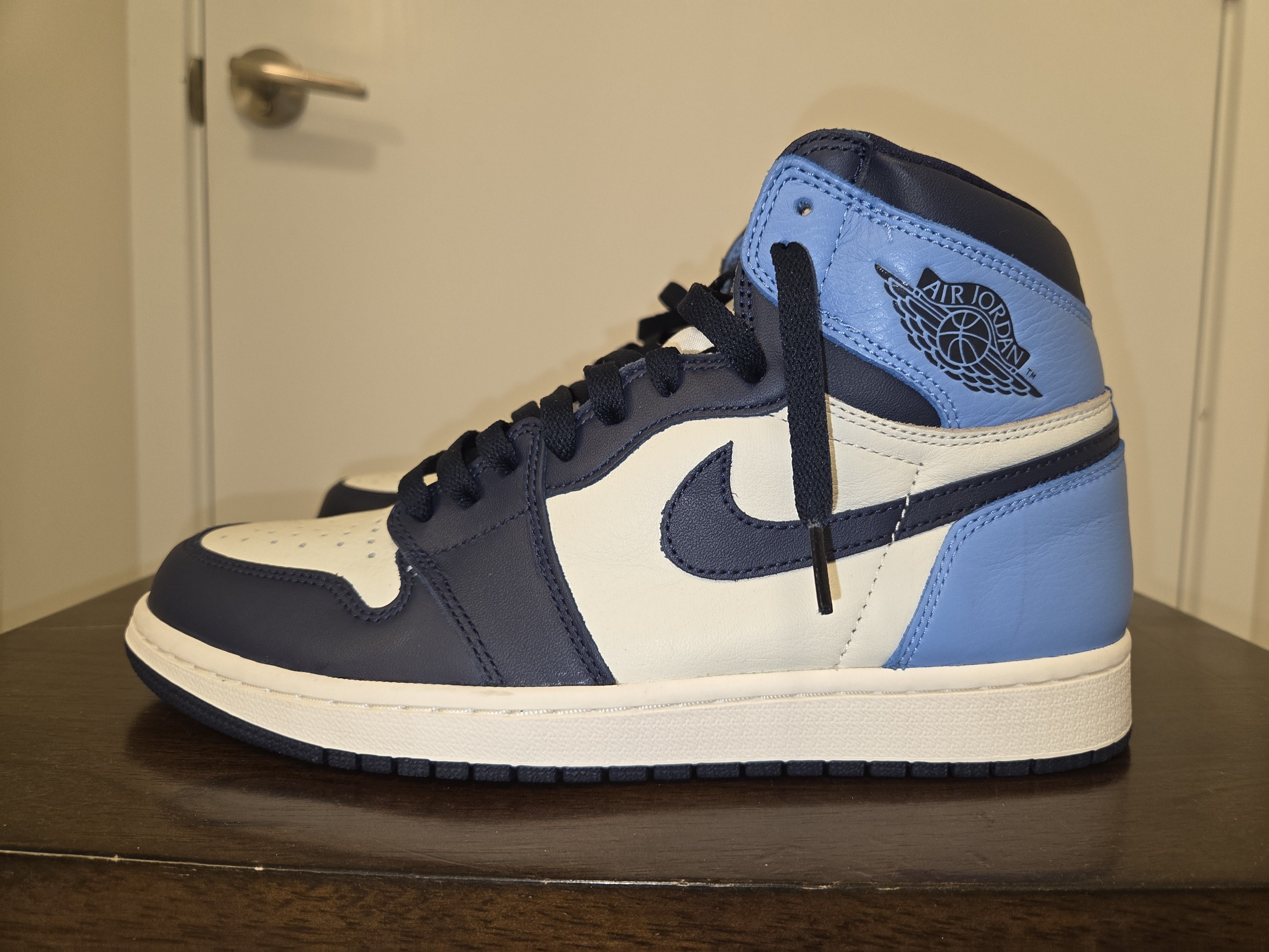 Jordan Brand Retro Air Jordan 1 obsidian, size 9.5 Size US 9.5 / EU 42-43 - 3 Thumbnail
