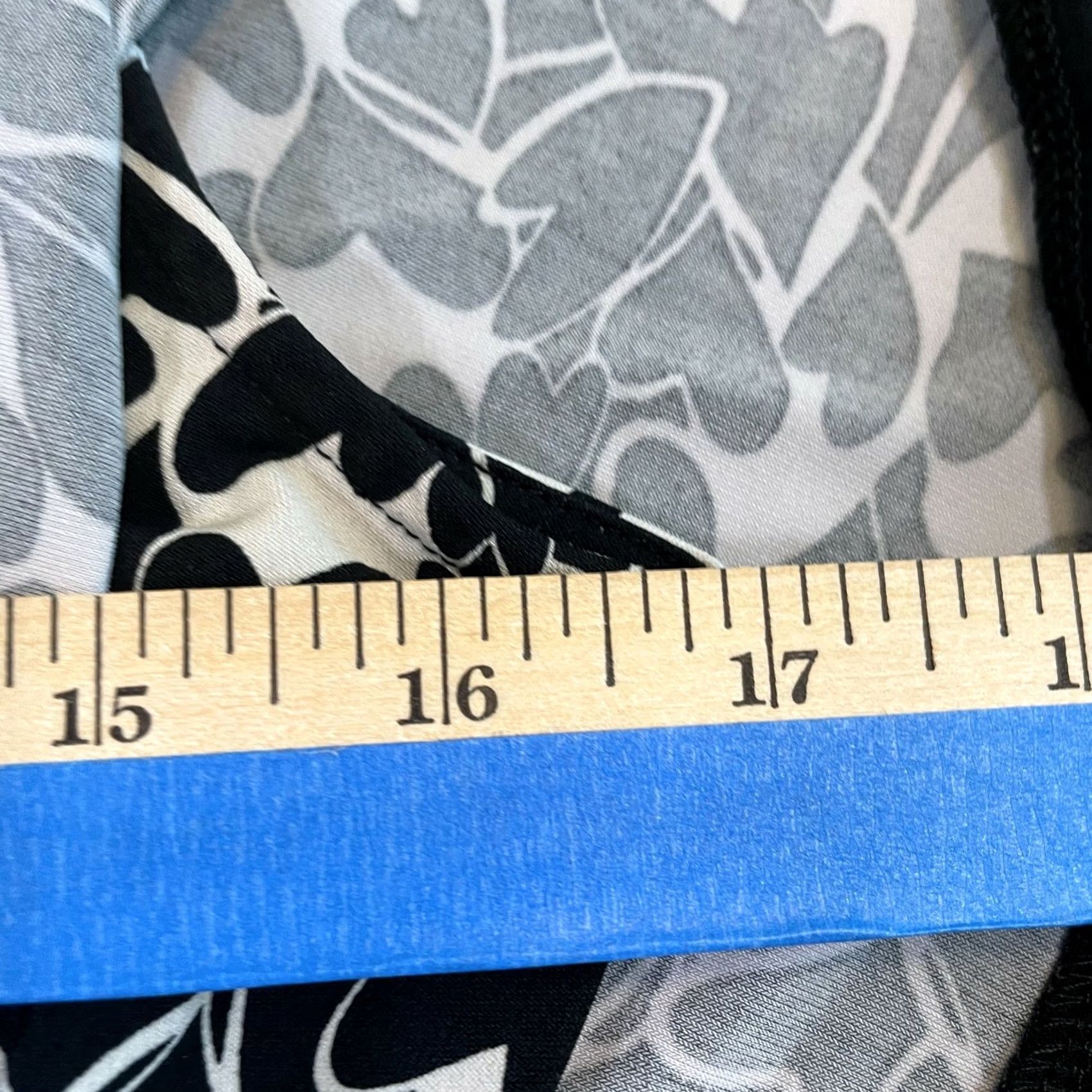 Vintage Style&co. PS Petites Black Blouse Heart Printed Short Flutter Sleeve Size S / US 4 / IT 40 - 5 Thumbnail