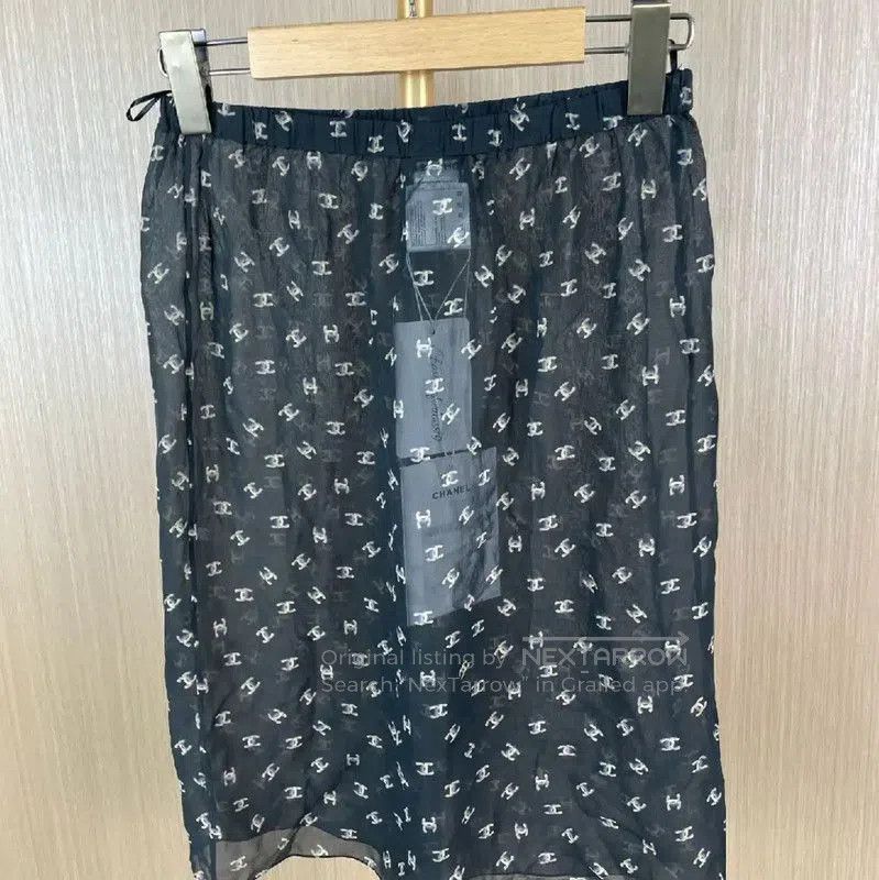 Chanel Chanel Black Silk Midi Skirt M Size . Size 23" - 2 Thumbnail