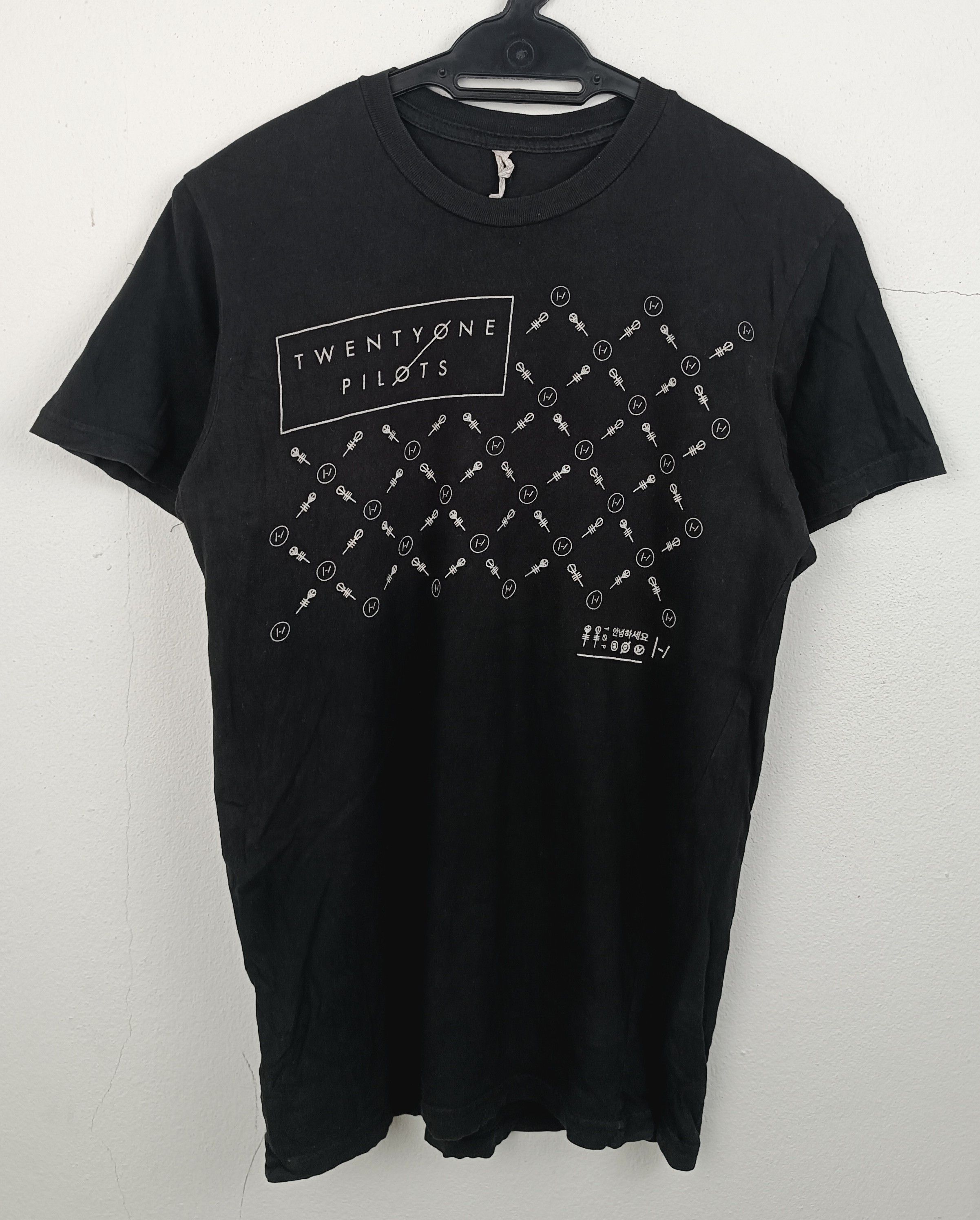 Band Tees VINTAGE TWENTY ONE PILOTS 21 TEE rock band rap linkin park Size US S / EU 44-46 / 1 - 3 Thumbnail