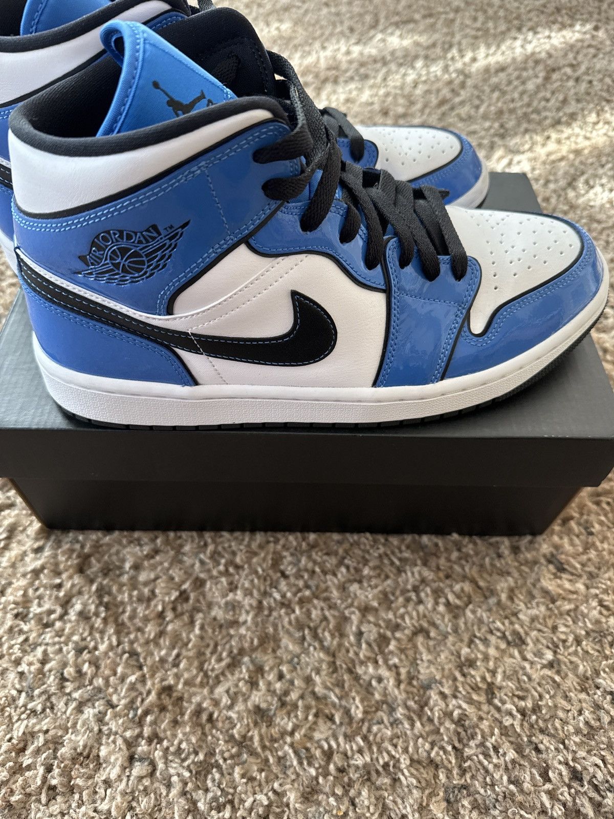 Jordan Brand Signal blue Jordan 1 mid Size US 9 / EU 42 - 1 Thumbnail