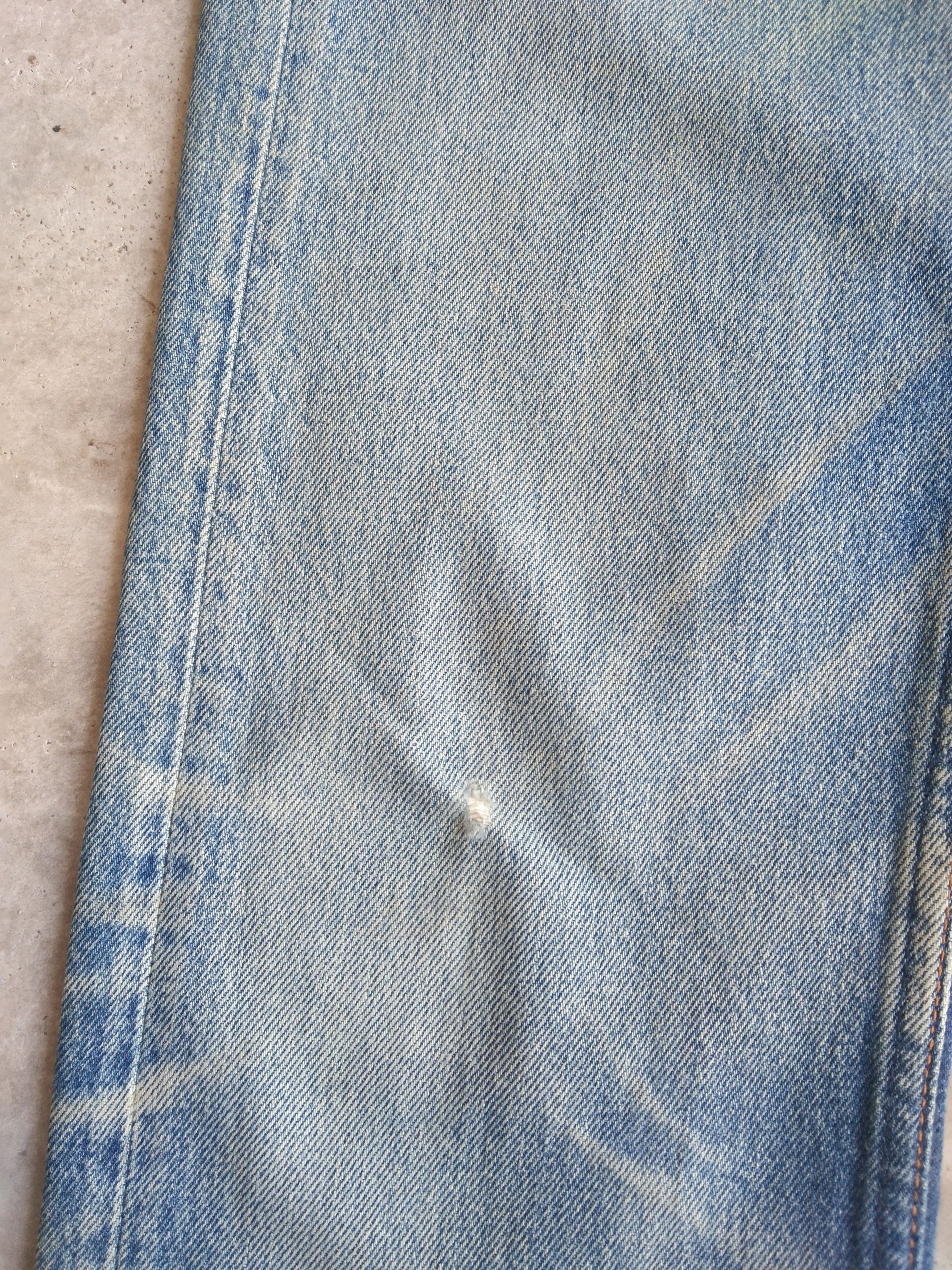 Levi's 90s Vintage Levi's 501 xx Made In USA Distressed Jeans 28x32 Size US 28 / EU 44 - 3 Thumbnail