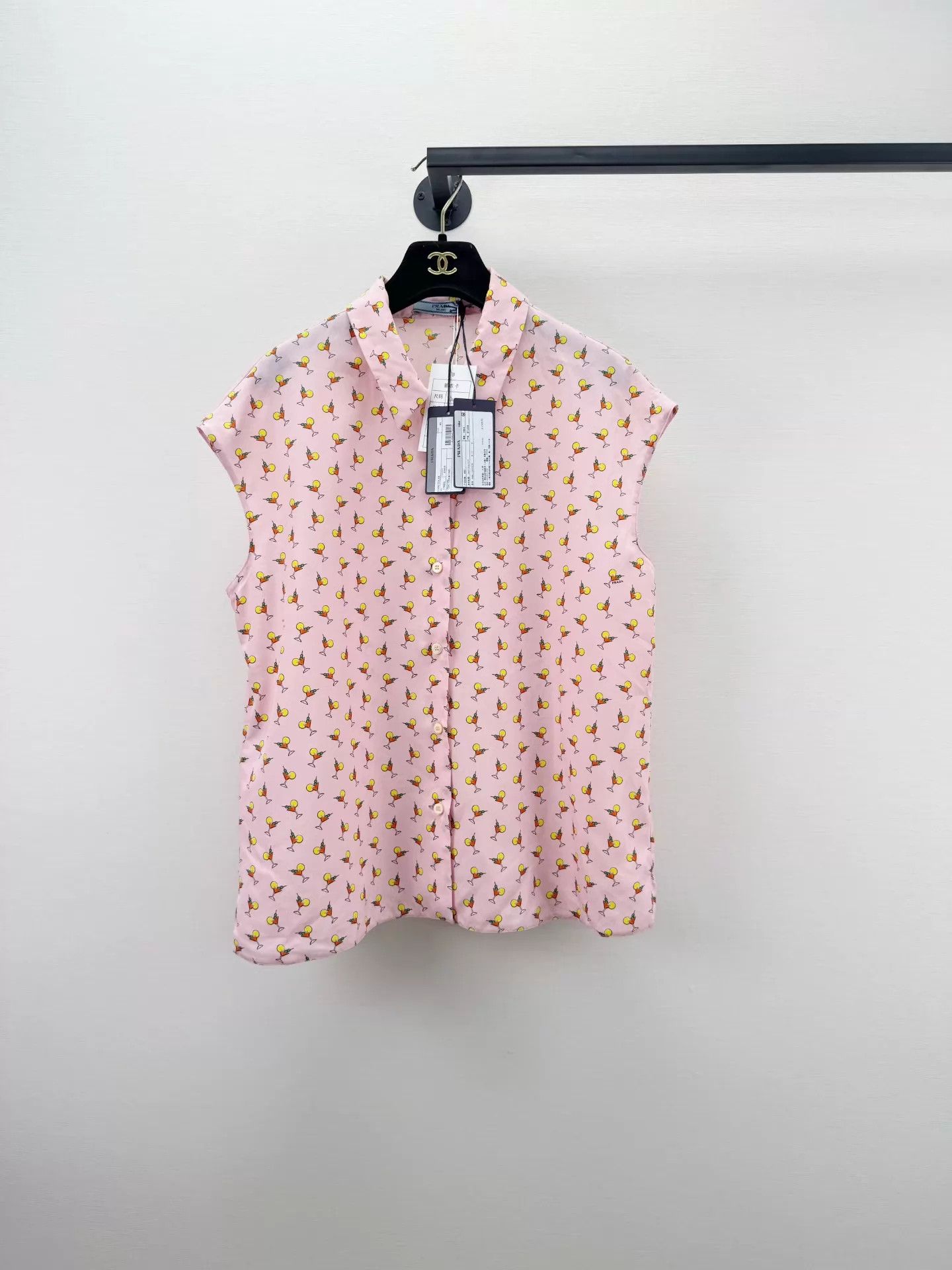 Prada Prada New With Tags Button-Up Shirt Size 44 Size M / US 6-8 / IT 42-44 - 1 Thumbnail