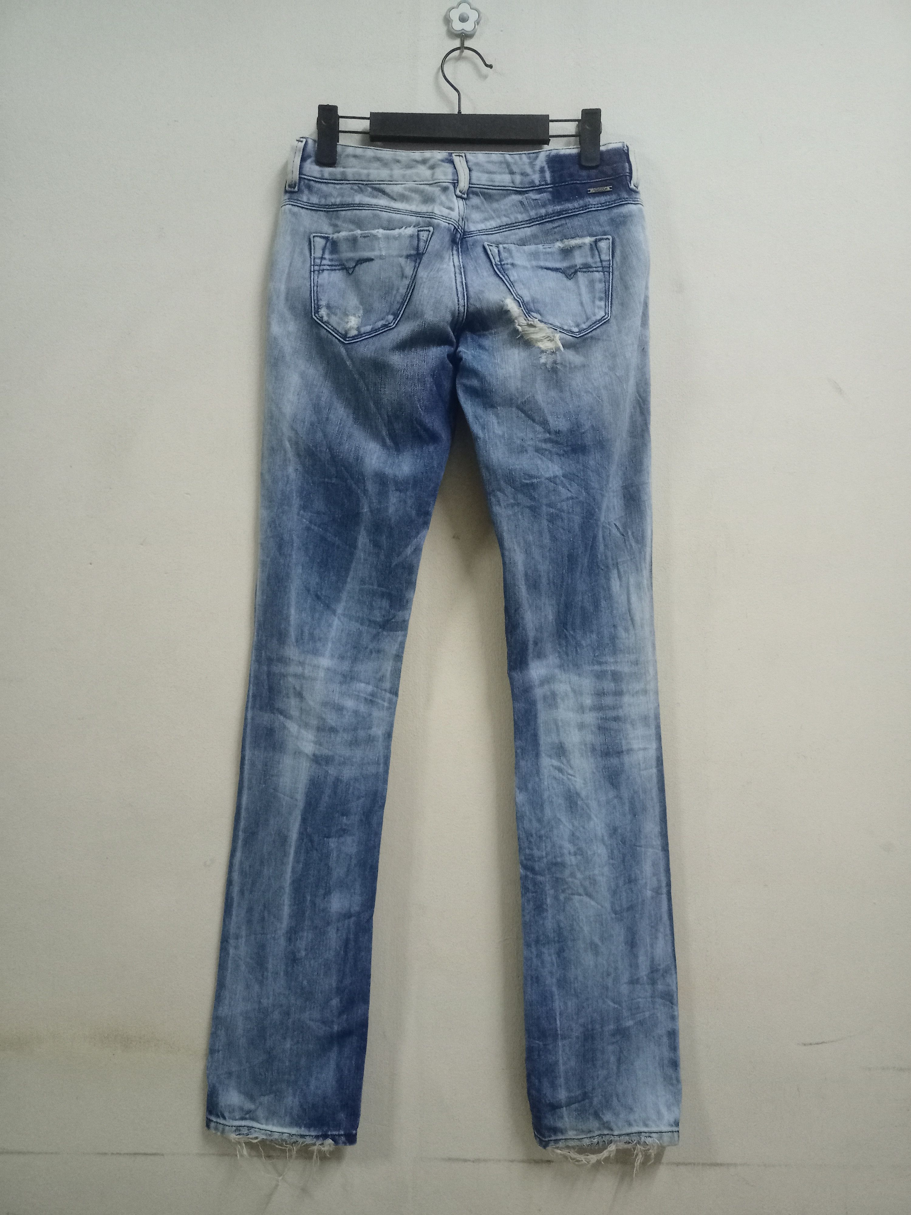 Diesel Vintage Diesel Light Wash Distressed Bootcut Jeans Size 27" / US 4 / IT 40 - 2 Thumbnail