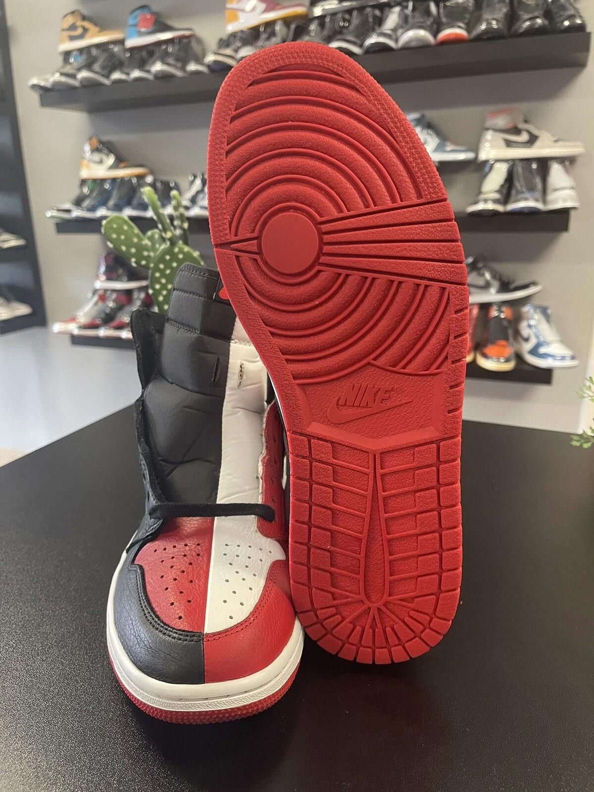 Jordan Brand Size 11.5 - Jordan 1 Retro High OG NRG Homage to Home 2018 Size US 11.5 / EU 44-45 - 7 Thumbnail