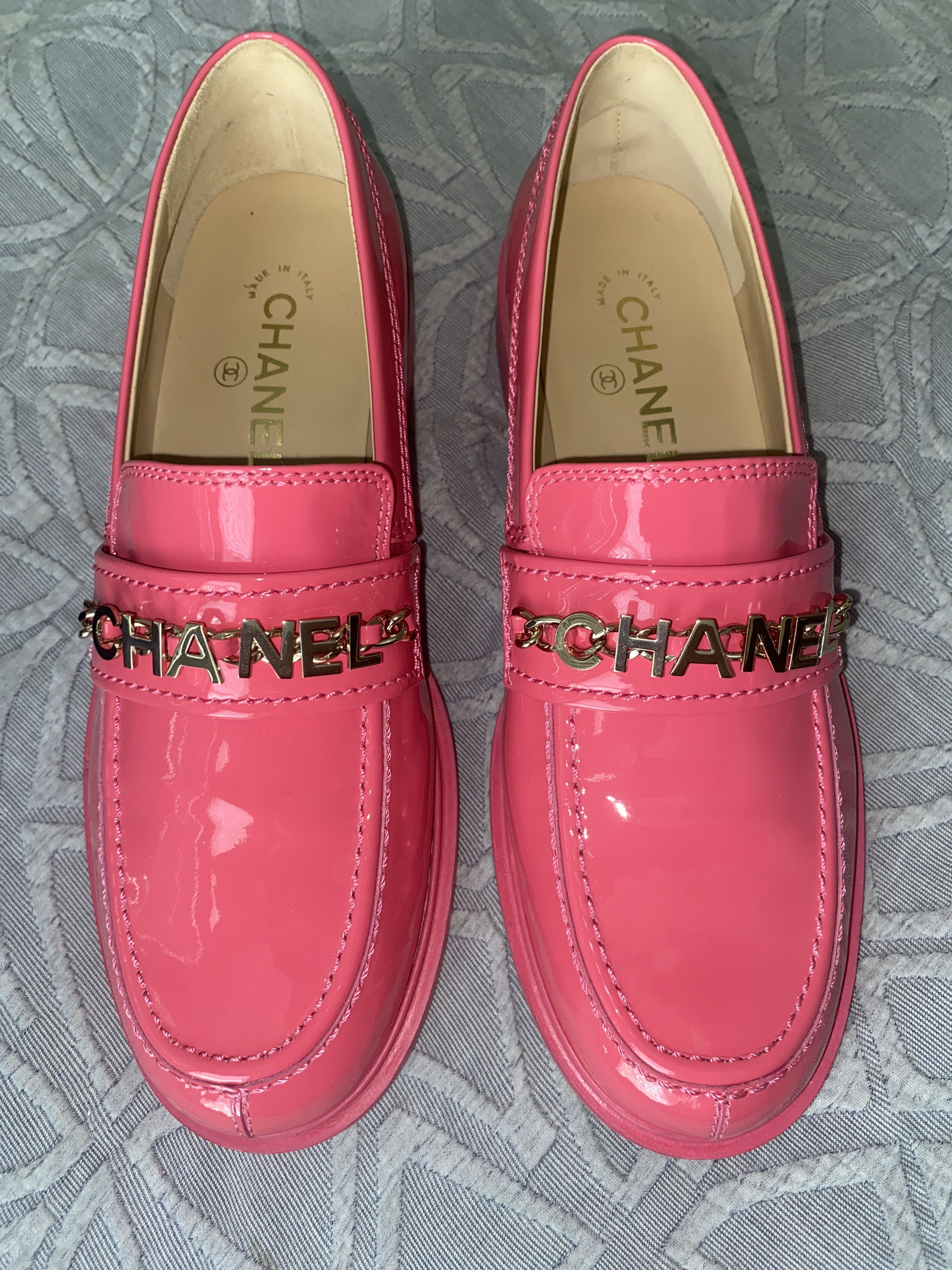Chanel BRAND NEW Chanel loafers - Bonnie/ Clyde Cruise 2022 charm Size US 9.5 / IT 39.5 - 10 Thumbnail