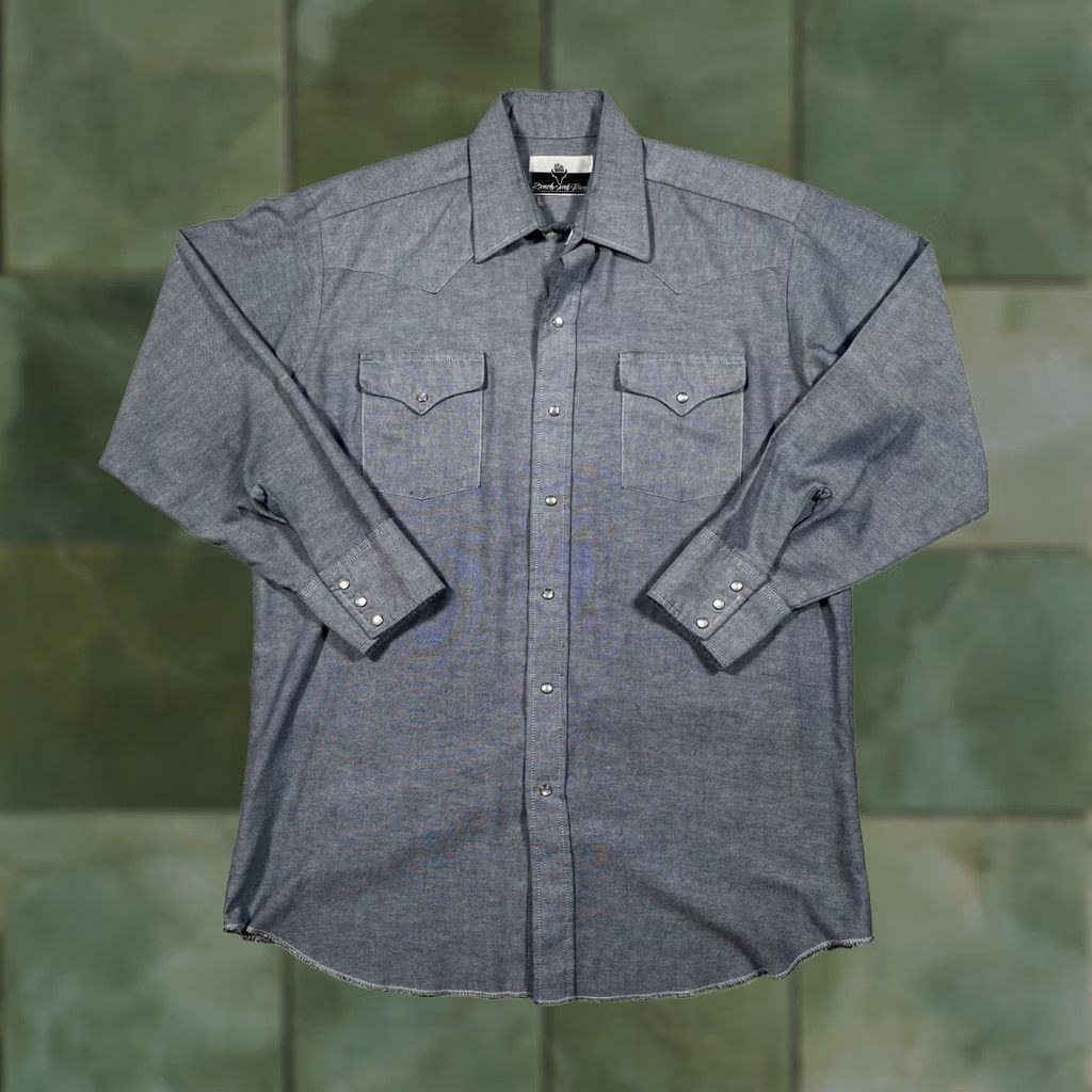 Vintage Ranch and Town Shirt Mens XL Long Sleeve Blue Chambray Western Pearl Snap Snap Front Pockets Button-Up Collared Size US XL / EU 56 / 4 - 1 Thumbnail