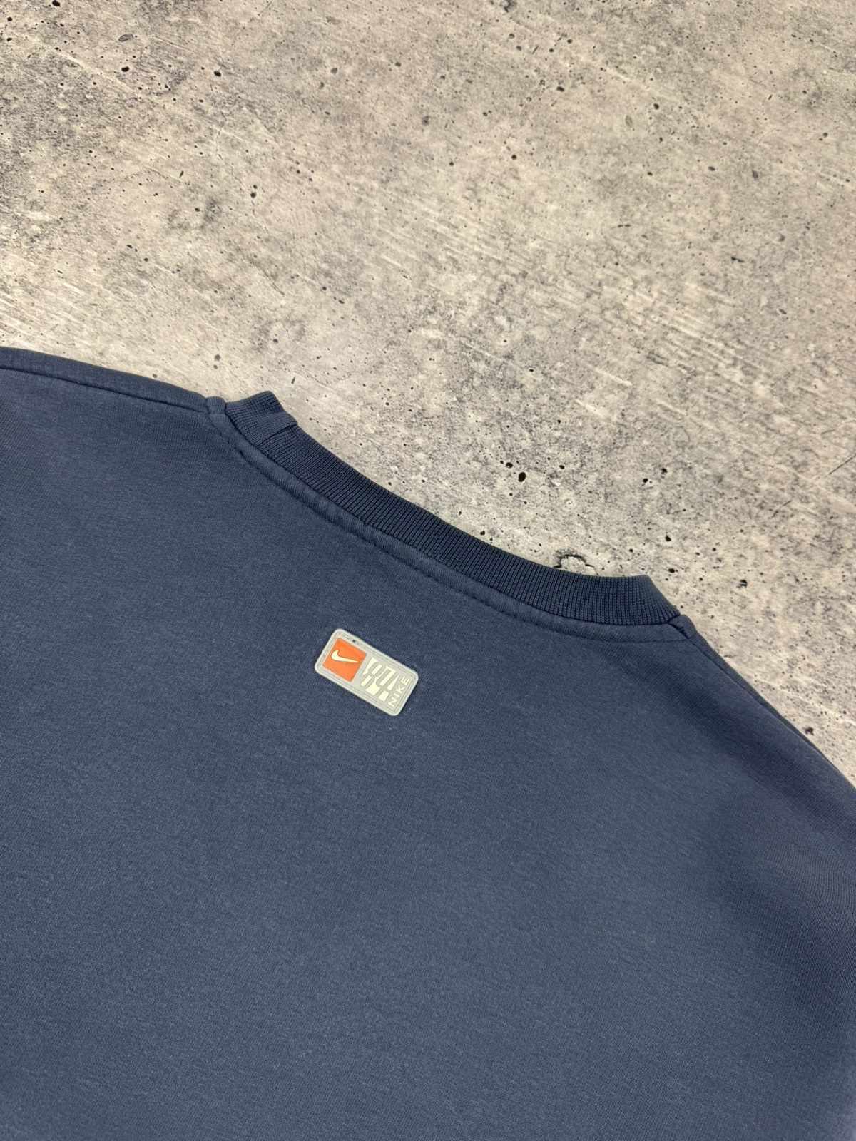 Nike Vintage Nike Central Big Reflective Logo Y2K Sweatshirt M Size US M / EU 48-50 / 2 - 19 Thumbnail