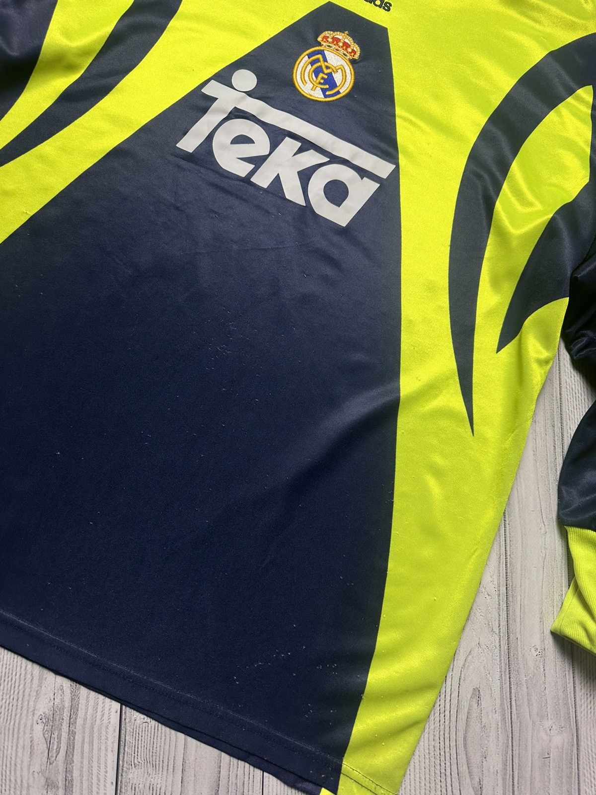 Vintage Vintage Real Madrid adidas goalkeeper jersey very rare L Size US L / EU 52-54 / 3 - 4 Thumbnail