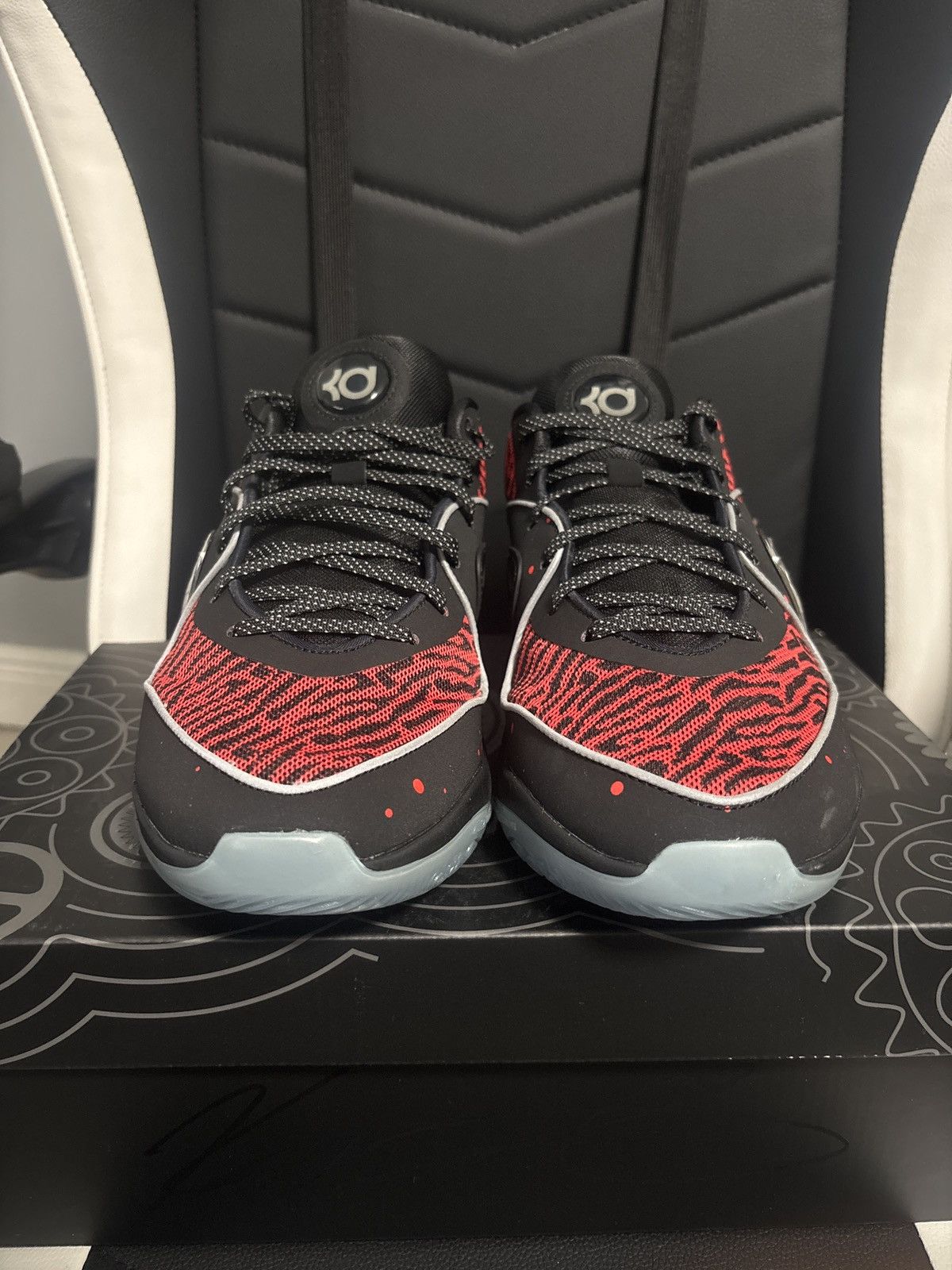 Nike Nike KD 16 ‘Slim Reaper’ Size US 11 / EU 44 - 4 Thumbnail