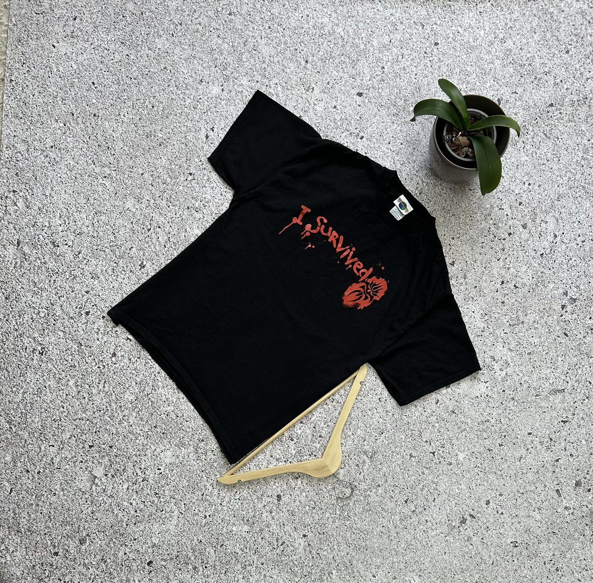 Universal Studios × Vintage Vintage 2005 Universal Studios I Survived Horror T-Shirt Size US L / EU 52-54 / 3 - 1 Thumbnail
