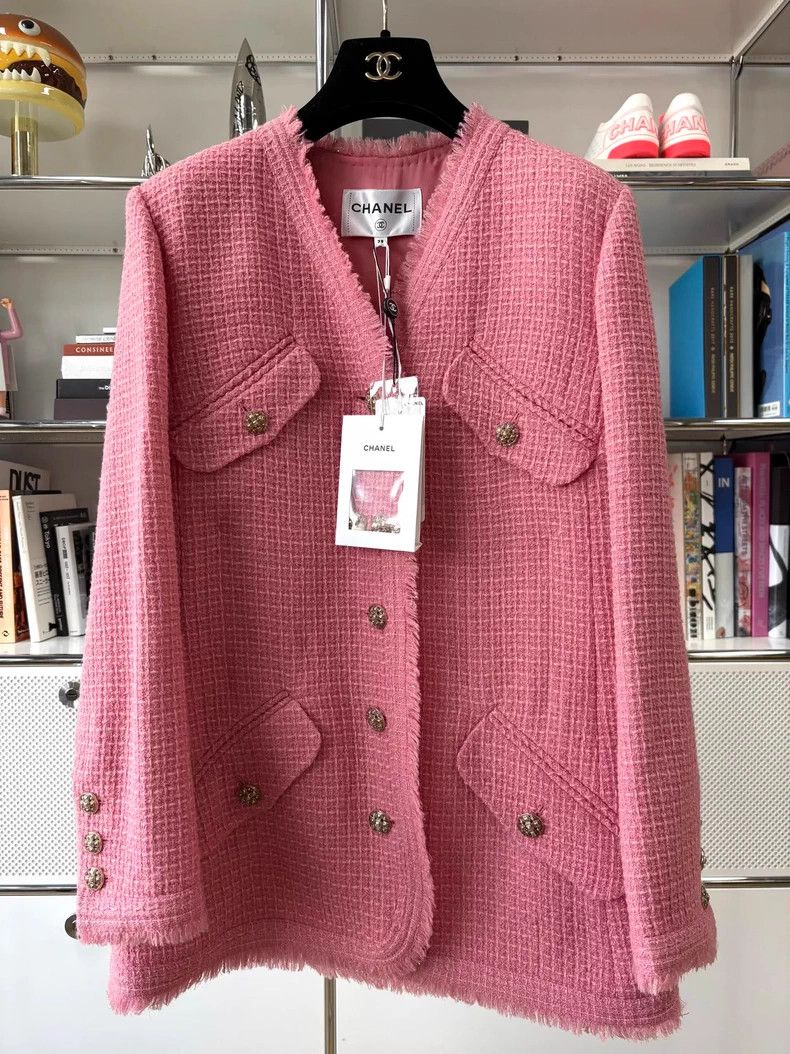 Chanel Chanel 20A pink V-neck four-pocket tassel edge rose gold b Size XS / US 0-2 / IT 36-38 - 1 Thumbnail