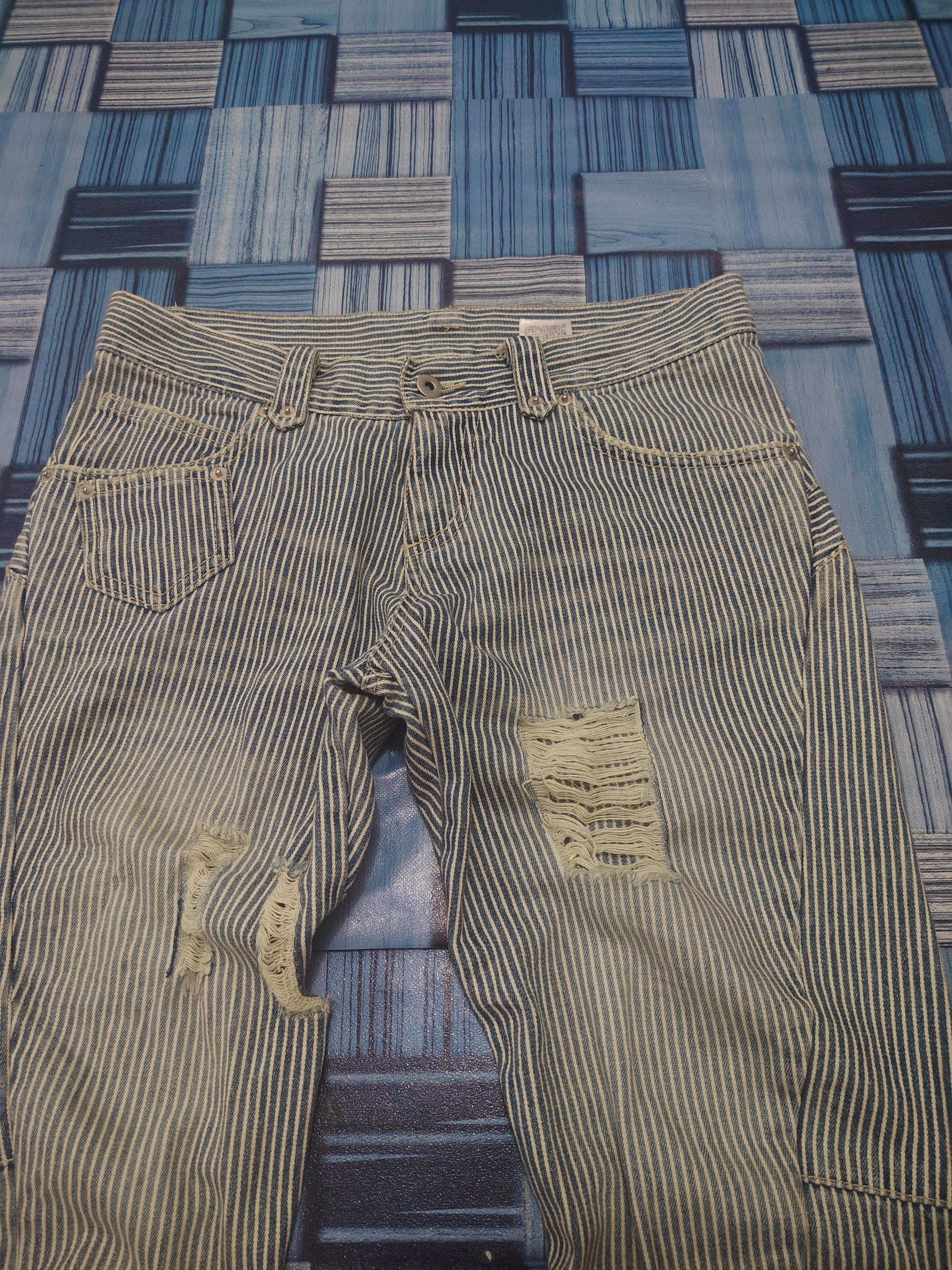 If Six Was Nine × Japanese Brand 💥Insane hickory stripe worker pants twist leg skinny design Size US 30 / EU 46 - 5 Thumbnail