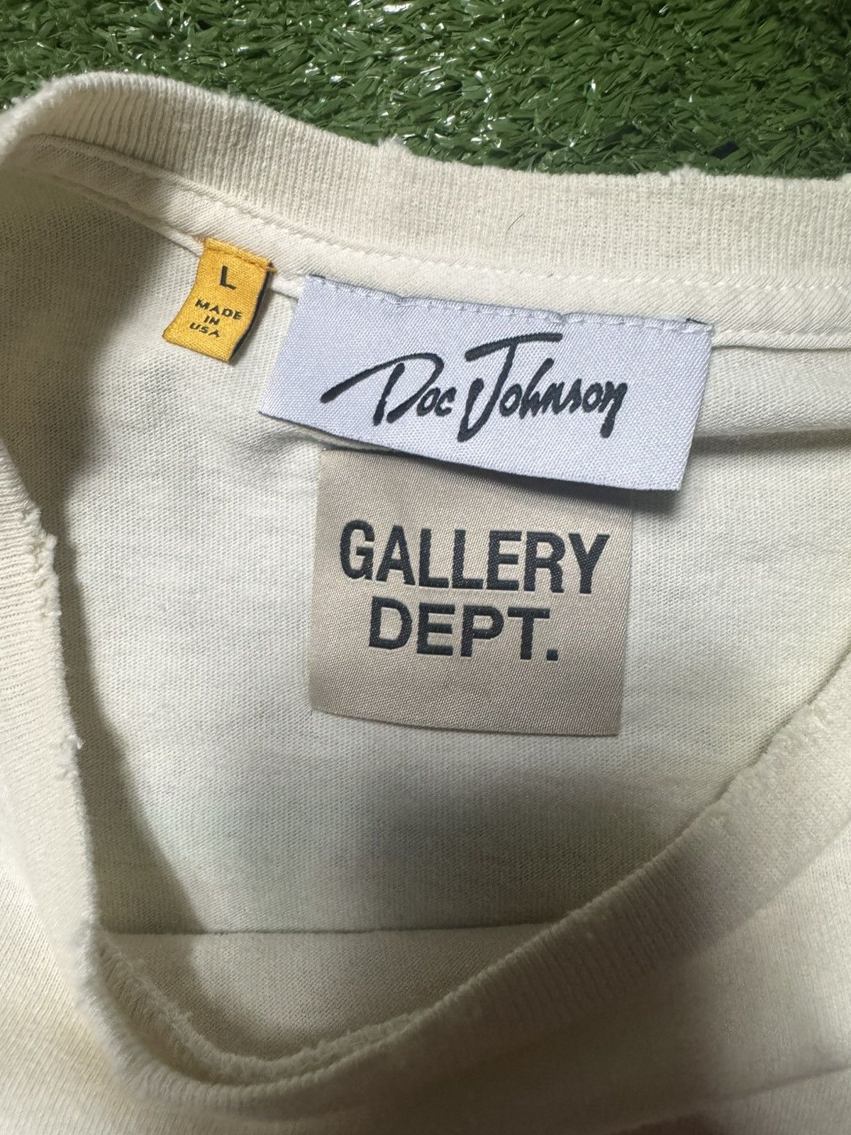 Gallery Dept. Gallery Dept. Dead Batteries Tee Size US L / EU 52-54 / 3 - 5 Thumbnail