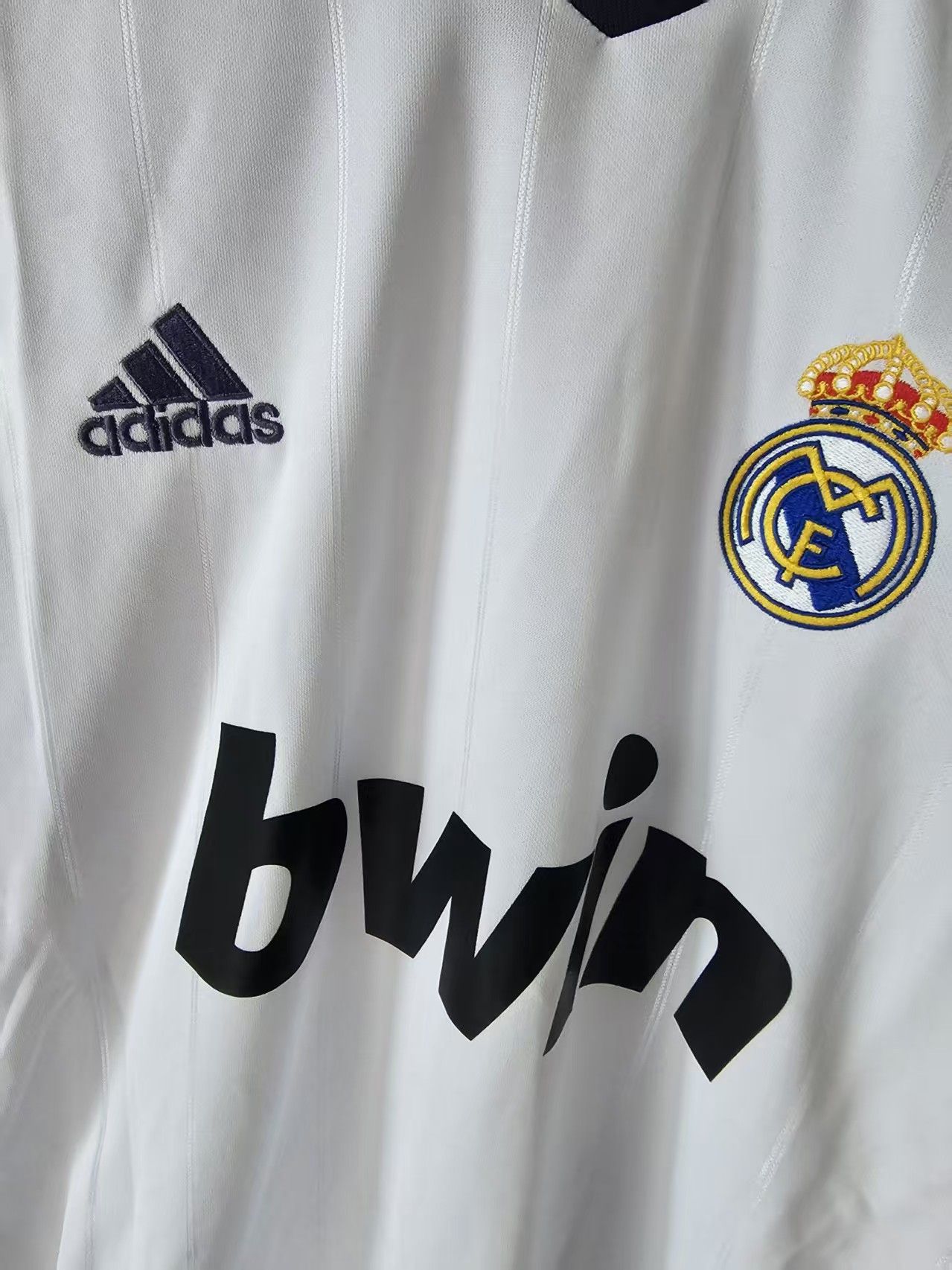 Other 2012 13 Real Madrid #10 Mesut Özil Jersey Size US M / EU 48-50 / 2 - 3 Thumbnail