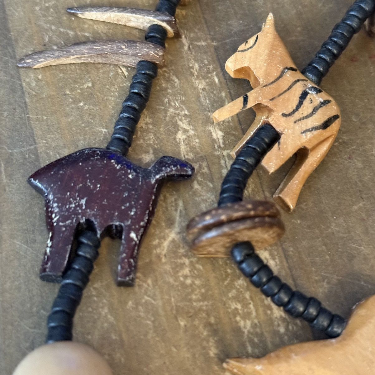 Vintage Vintage hand carved wooden African Safari bead necklace Size ONE SIZE - 4 Thumbnail
