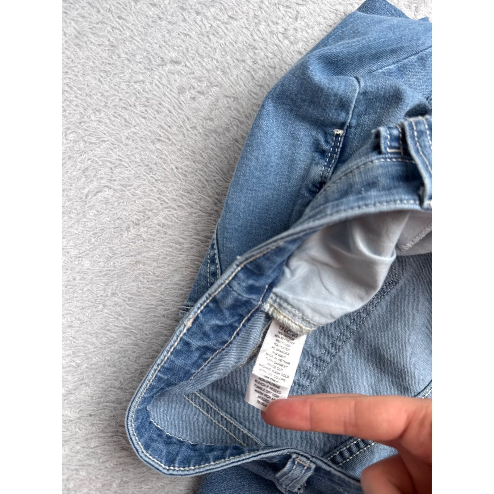 Vintage Arizona Jeans Juniors 13 L Blue Denim Bootcut Mid Rise Distressed Cotton 32x34 Jeans Mens Regular Blue Cotton Blend 5-Pocket Design Size 34" / US 12 / IT 48 - 7 Thumbnail