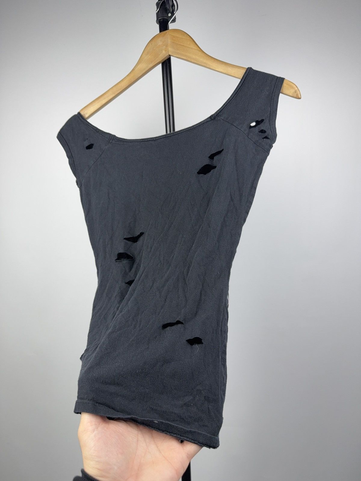 Rocawear Rocawear Distressed Tank Top Love Potion No.99 Rhinestone Size XS / US 0-2 / IT 36-38 - 9 Thumbnail